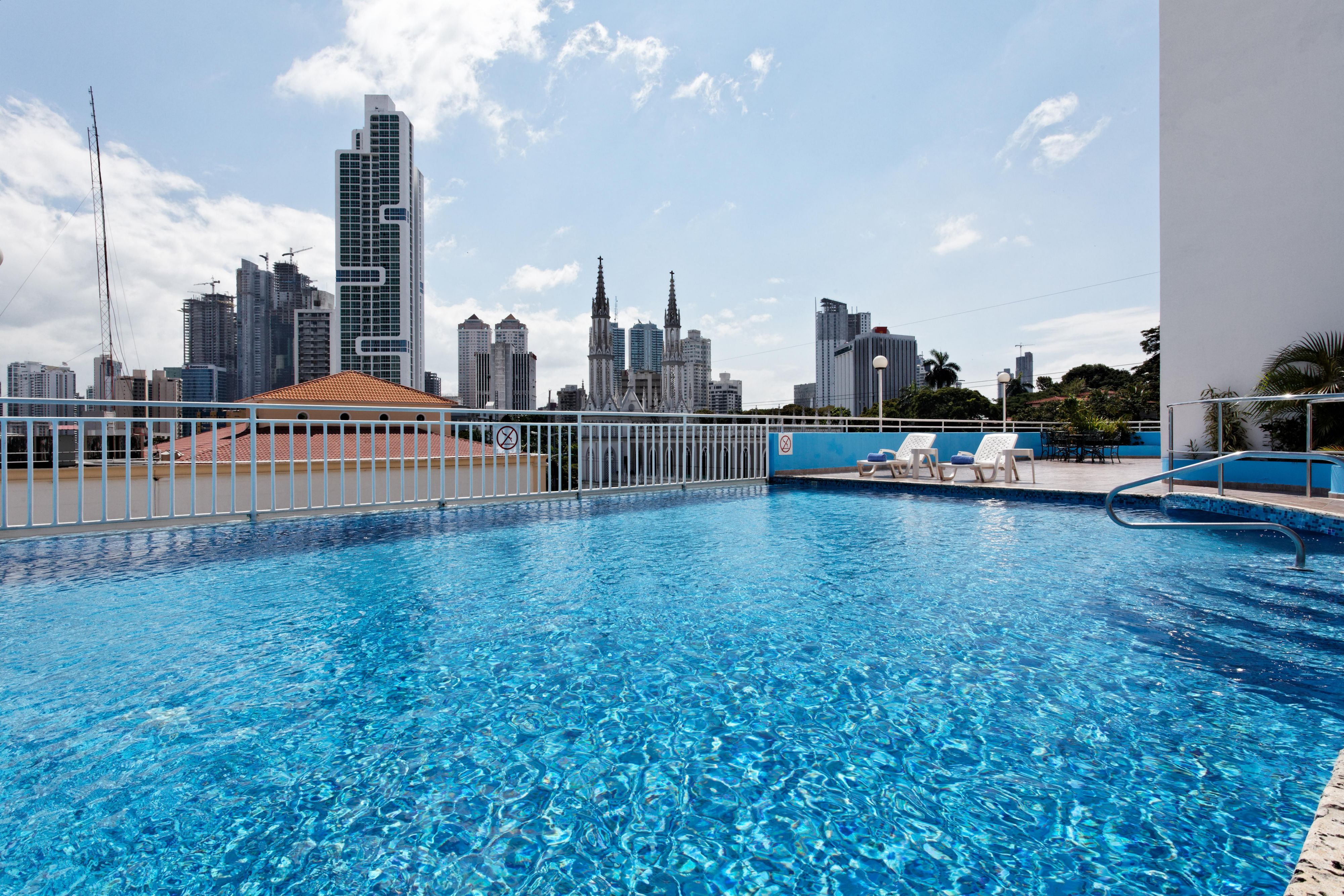 Swimming Pool at the Crowne Plaza Panama Hotel
