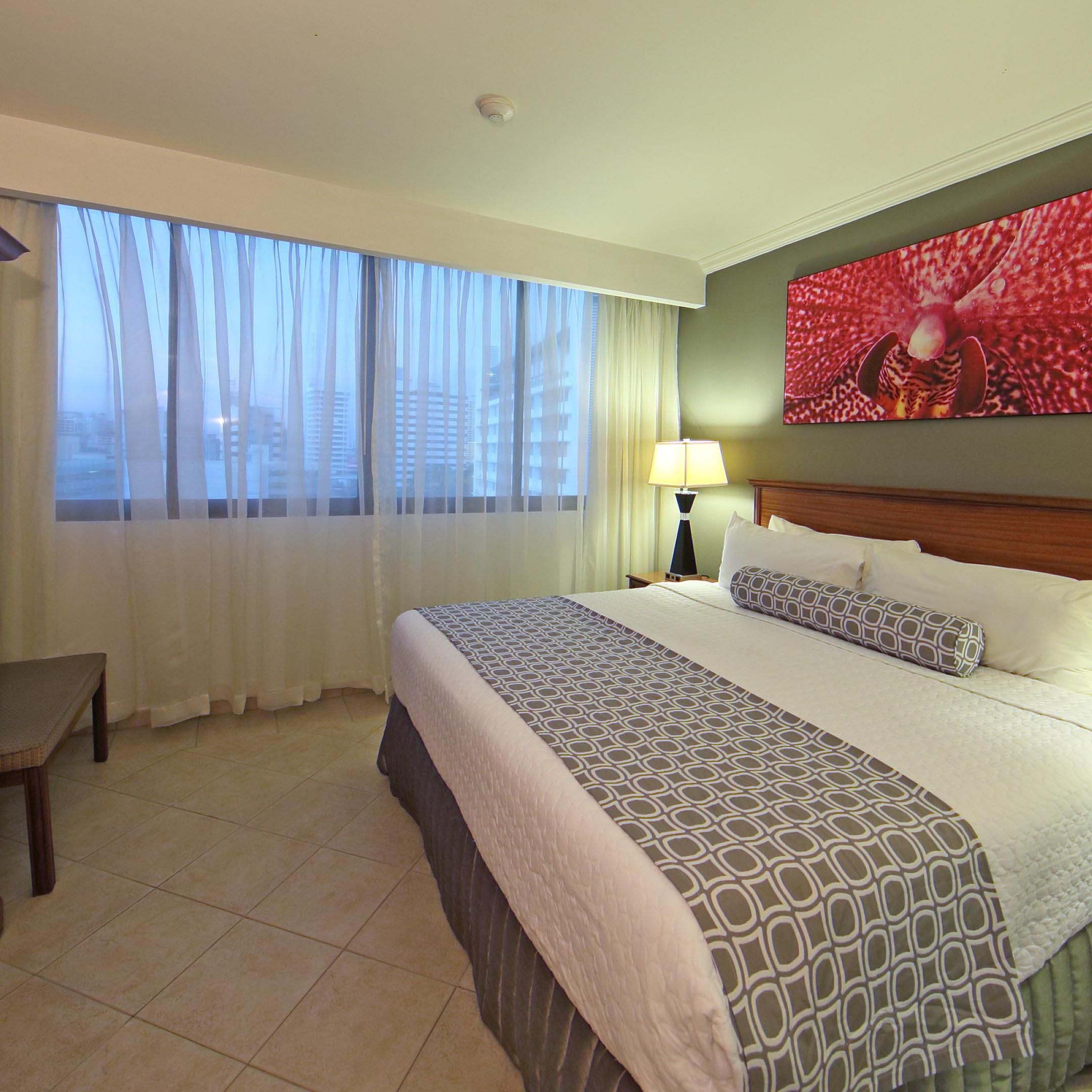 Guest Room Crowne Plaza Panama Hotel