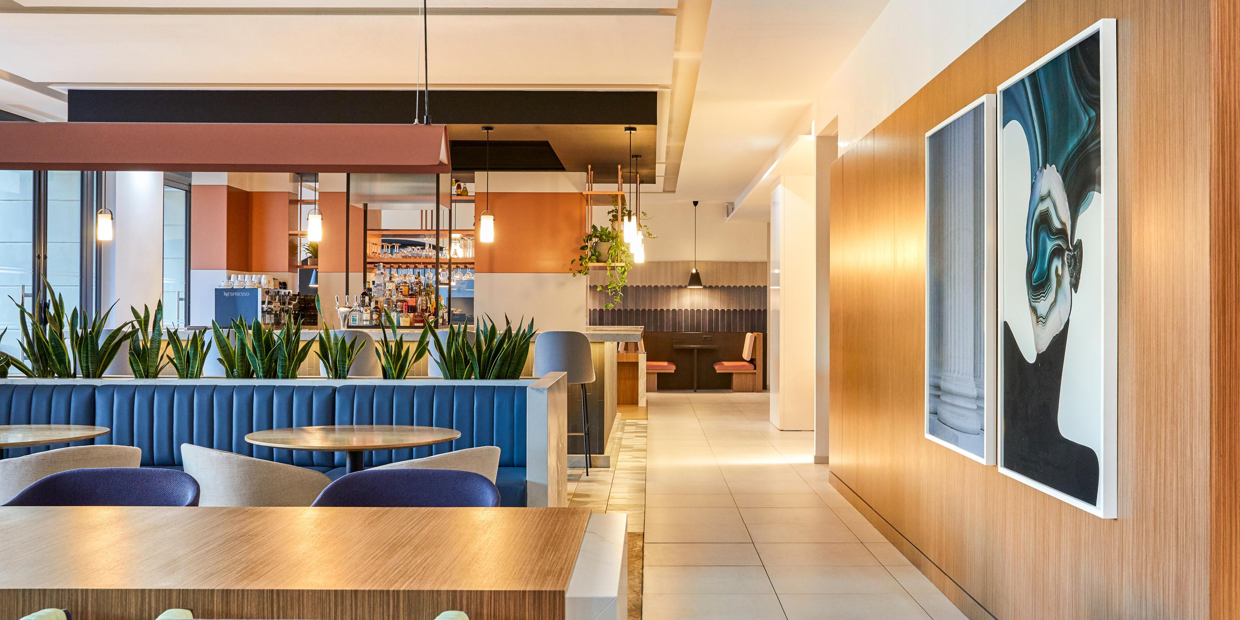 Lobby bar