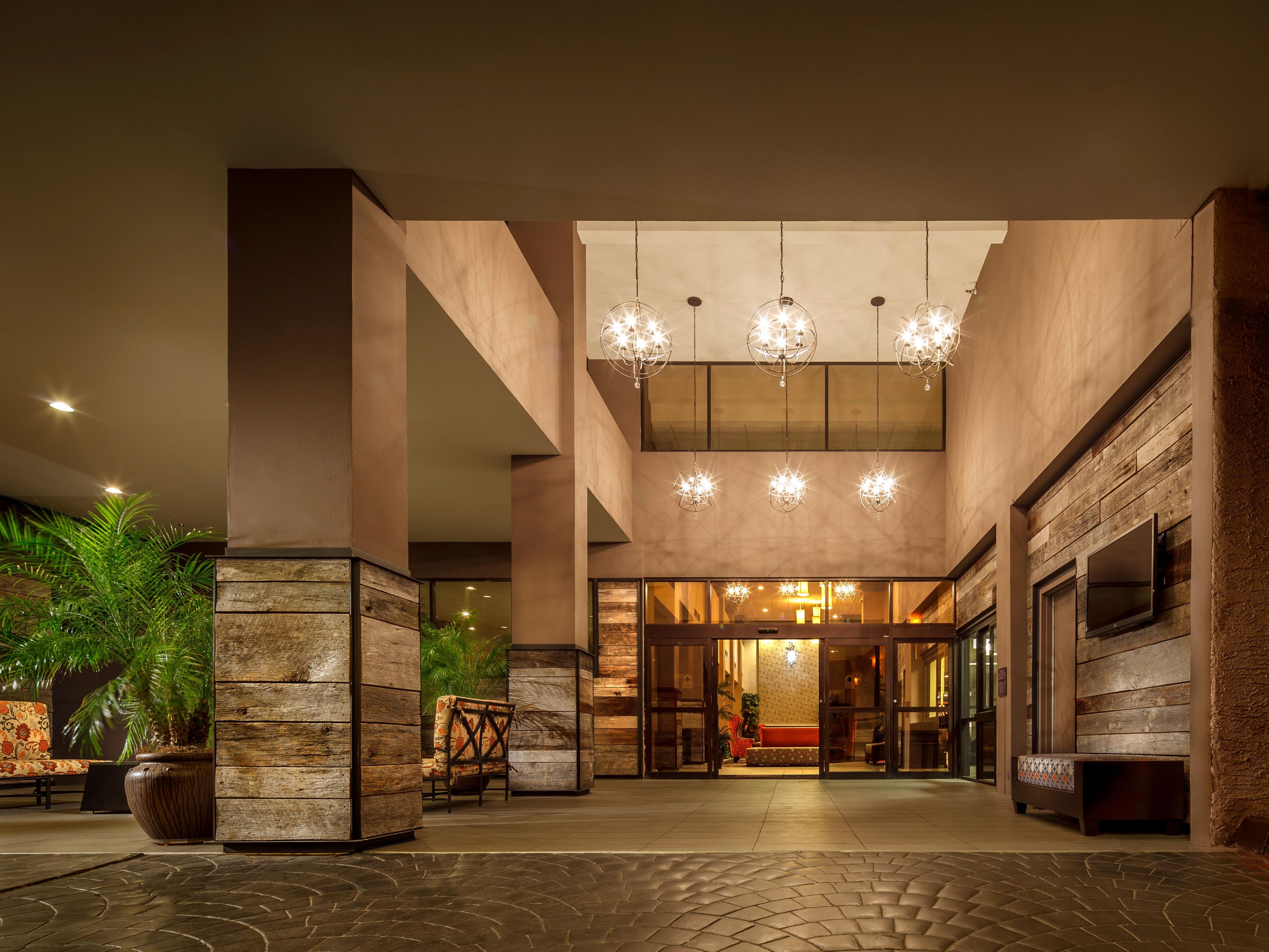 No need to rent a car.  With our complimentary 24-hour airport shuttle and nearby light rail access, your travel is a breeze.  Visit downtown Footprint Center, Chase Field, Arizona State University or walk to the new Phoenix Rising Stadium…all just minutes away.  