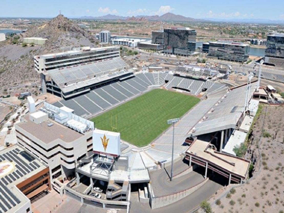 Situated near major corporations and the METRO Light Rail, we offer easy access to downtown Phoenix, Cityscape, and the dynamic Tempe Mill Avenue Entertainment District. Catch a game at PHX Arena or Chase Field and visit Desert Botanical Garden or the Phoenix Zoo. We are your gateway to the best of Phoenix!