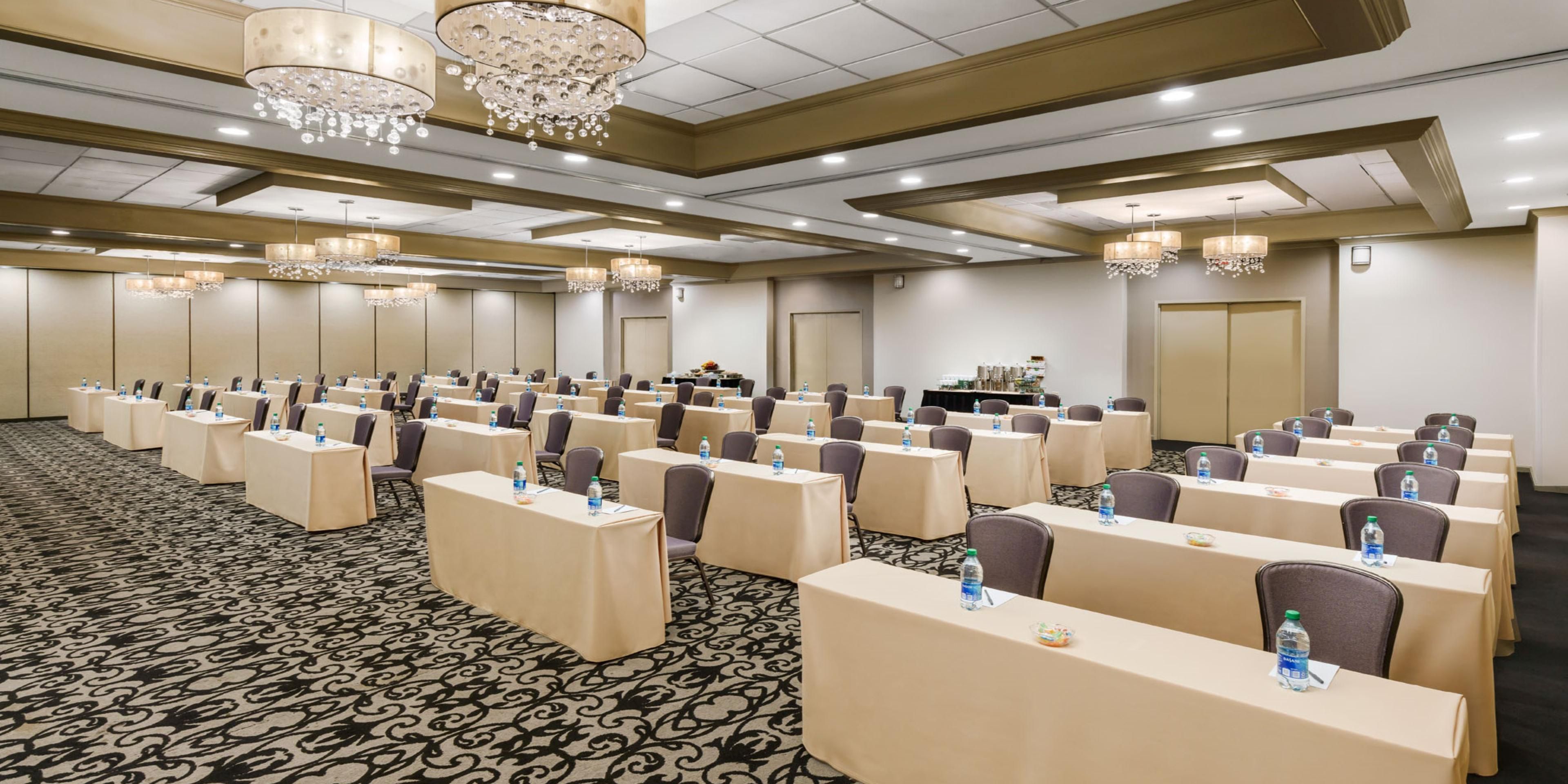 Host your Phoenix event in style at our full-service airport hotel with free shuttle and easy Light Rail access. With 11 versatile venues, including a ballroom for up to 500 guests, and 15,000 square feet of modern event space, we are ideal for business meetings, weddings, and social gatherings.