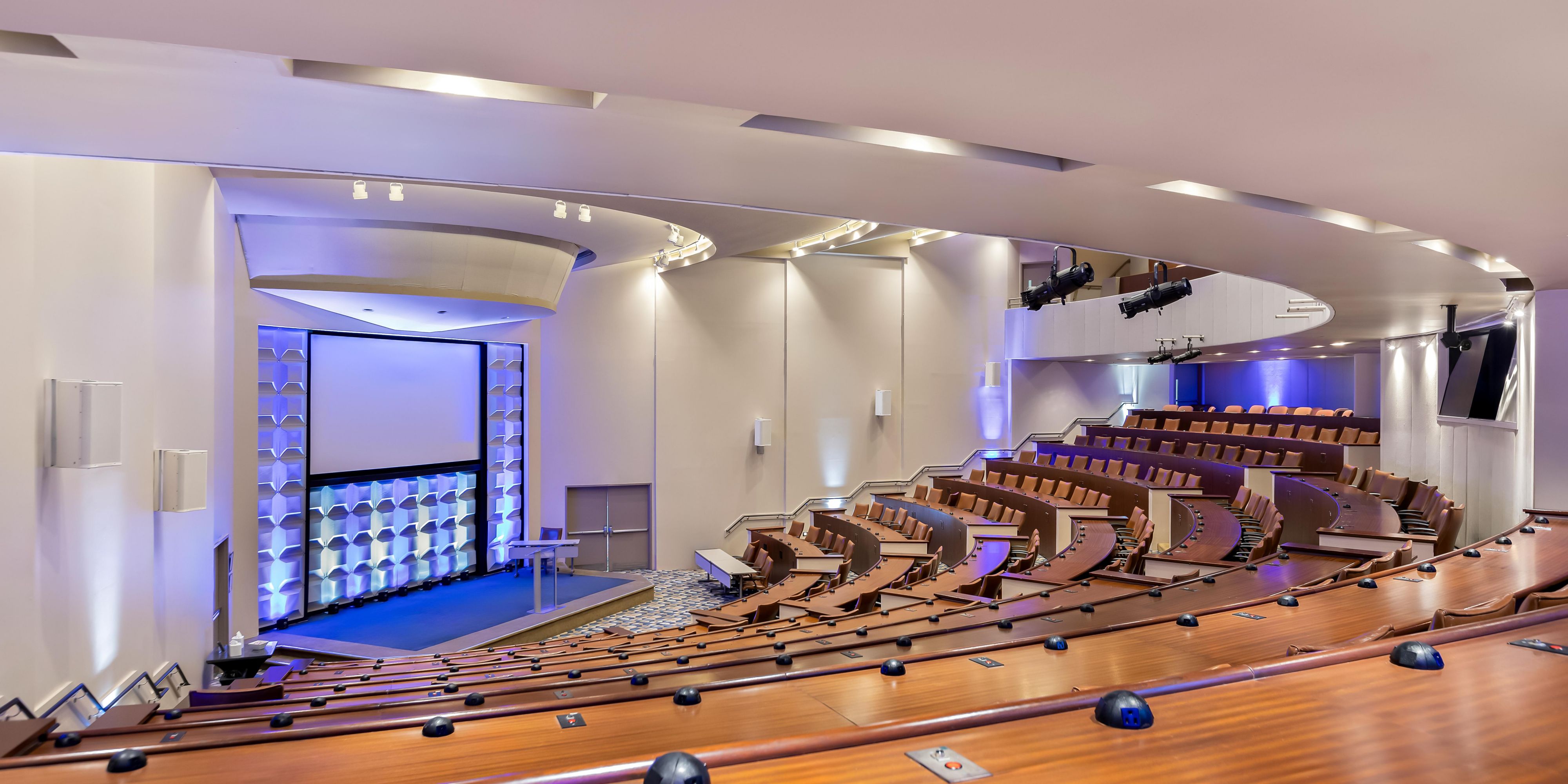 Amphitheatre with a projector and seating