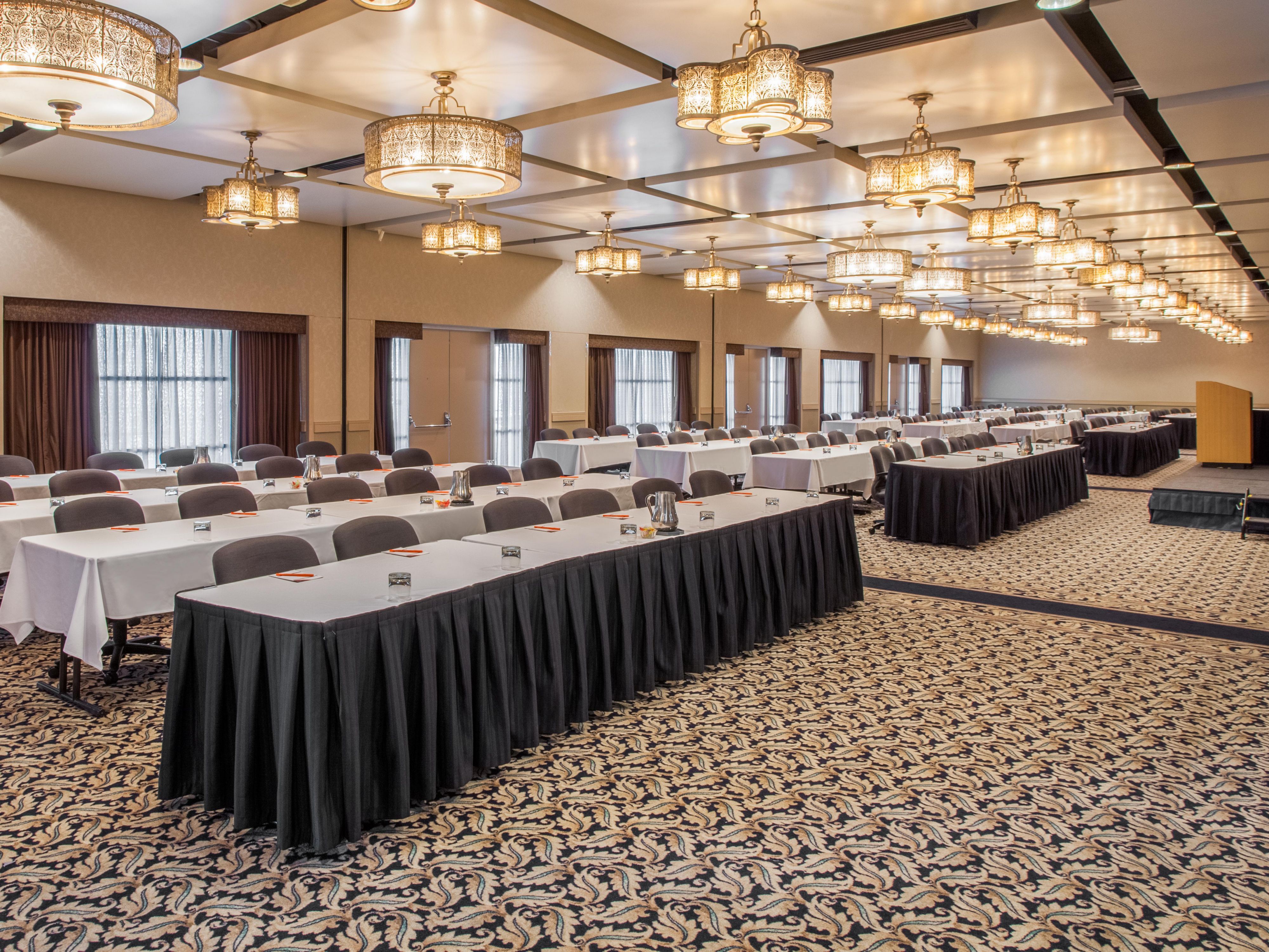 Host your corporate event, conference, wedding, or family gathering at our Minneapolis West hotel. We feature 38,193 sq ft of space with 35 venues, including elegant ballrooms bathed in natural light and boardrooms for up to 450 guests. With state-of-the-art equipment, catering services, and expert event planning we ensure your event is a success.