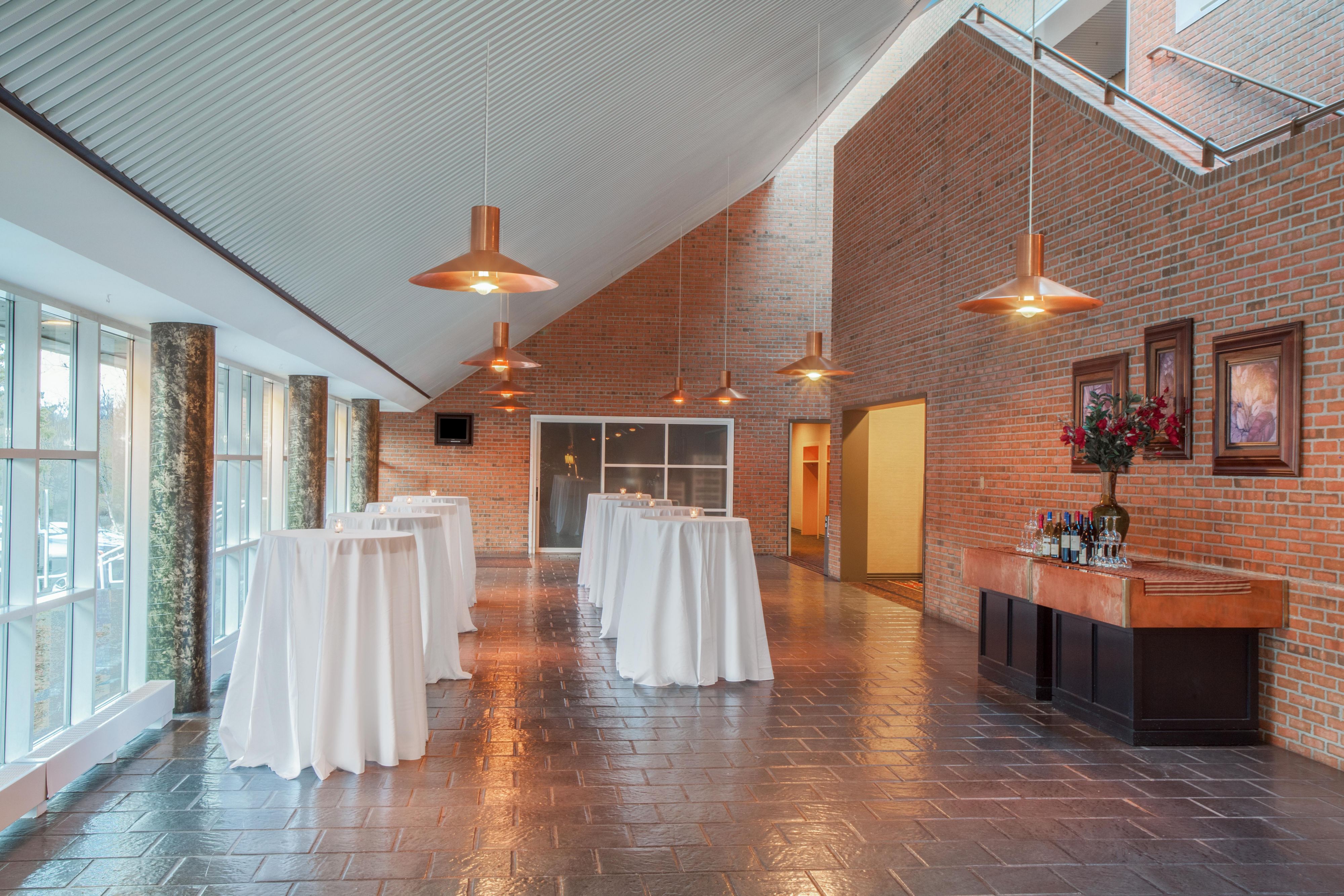 Kiosk meeting room serves as a pre-function space for guests to enjoy a continental breakfast