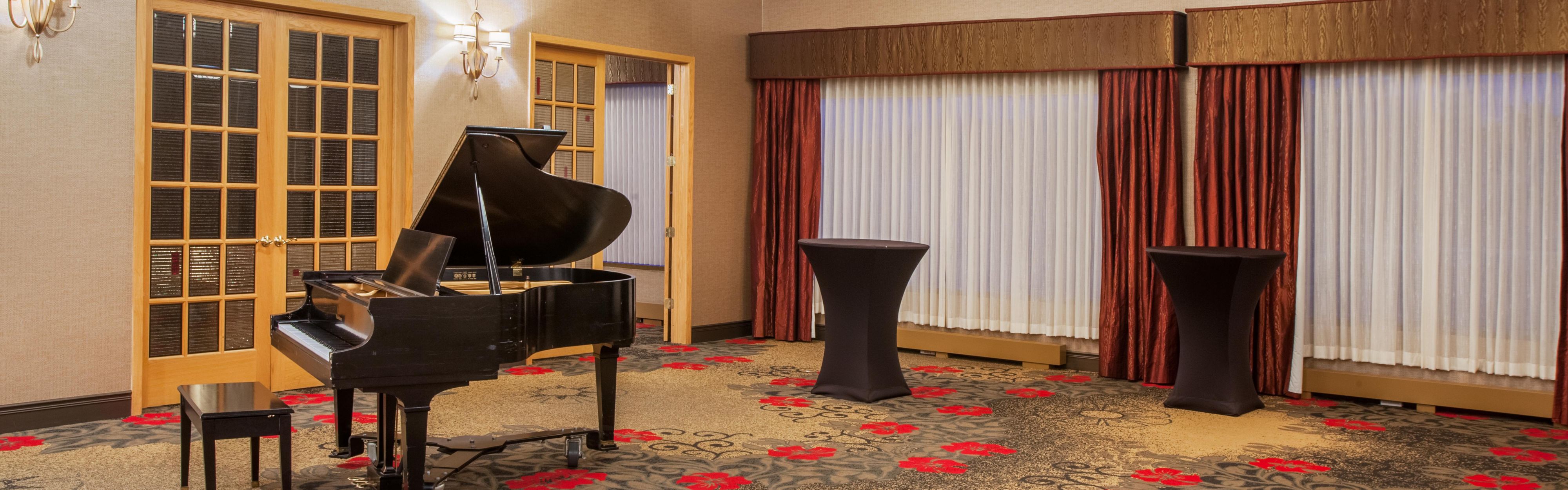 Reception area with a piano
