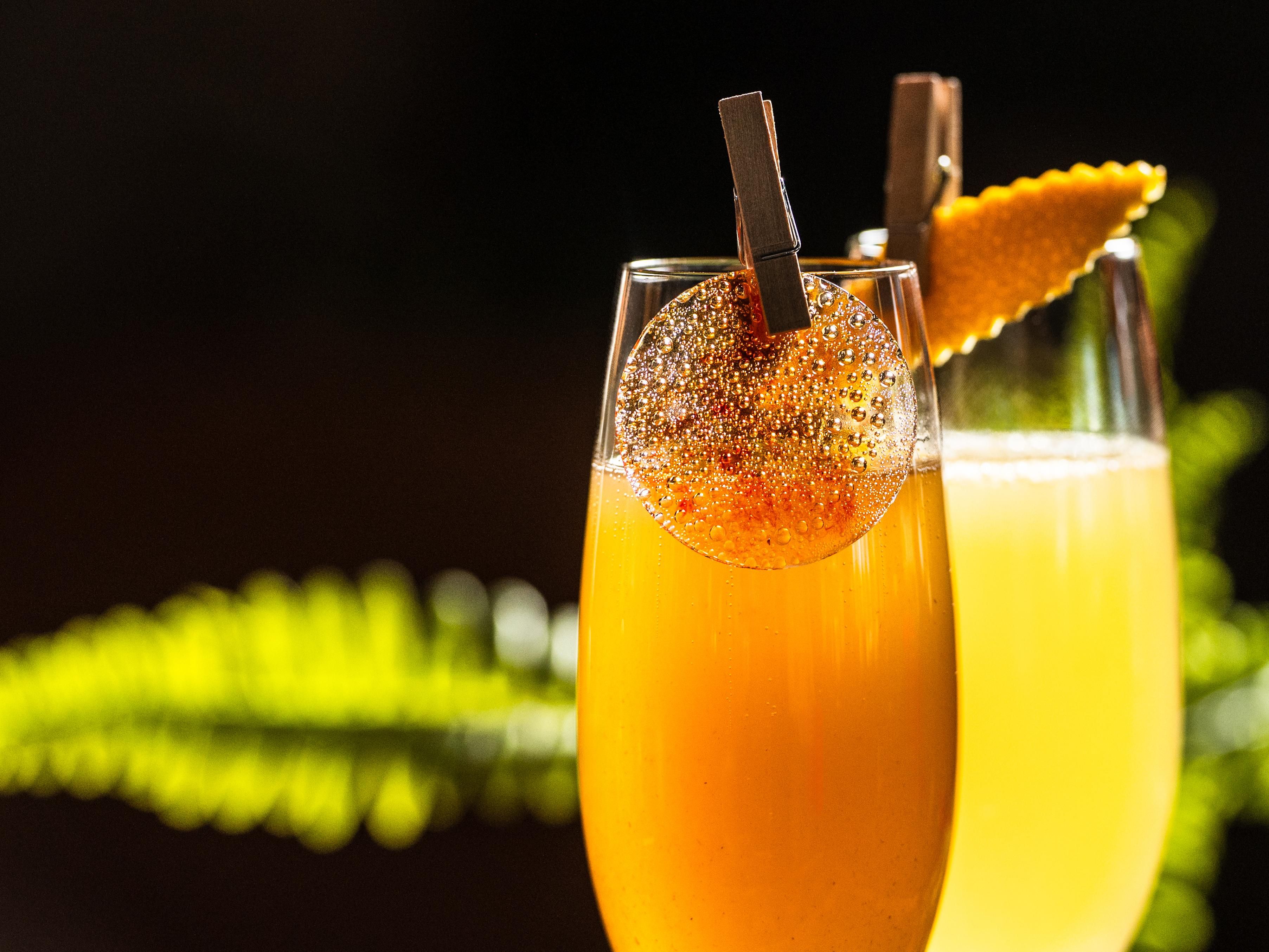 Inspired by timeless classics — Mimosa with orange juice and sparkling wine, first served at the Ritz in 1925, and Bellini with peach purée, created in Venice in the 1940s — our morning cocktails are light, fruity, and refreshing. A stylish start to your day.