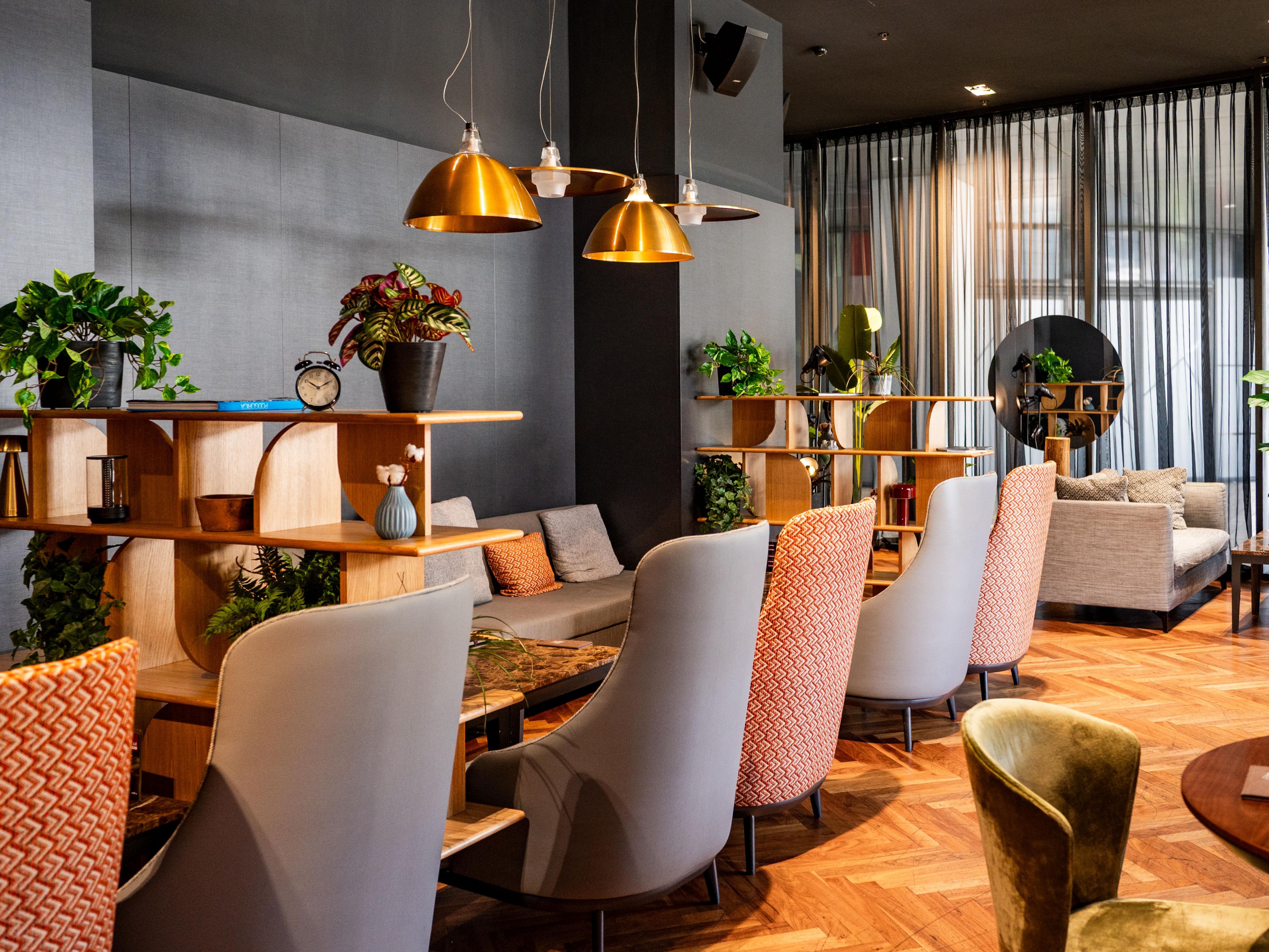 Created for modern travelers who move seamlessly between work and personal time, Crowne Plaza Podgorica offers spaces, dining, and services that adapt to your day — supporting productivity, connection, and moments to pause.