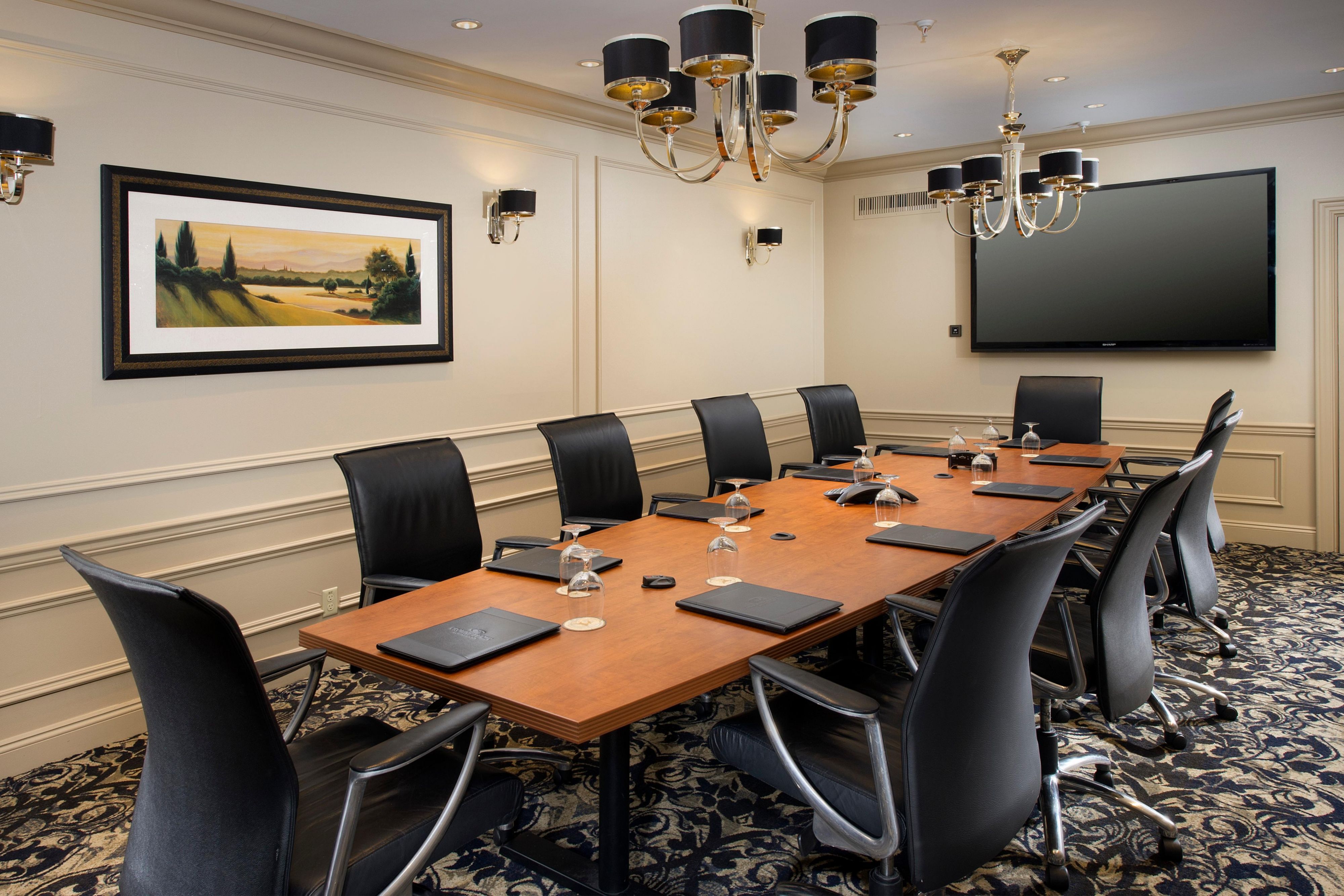 Plug and play in our high-tech Executive Boardroom