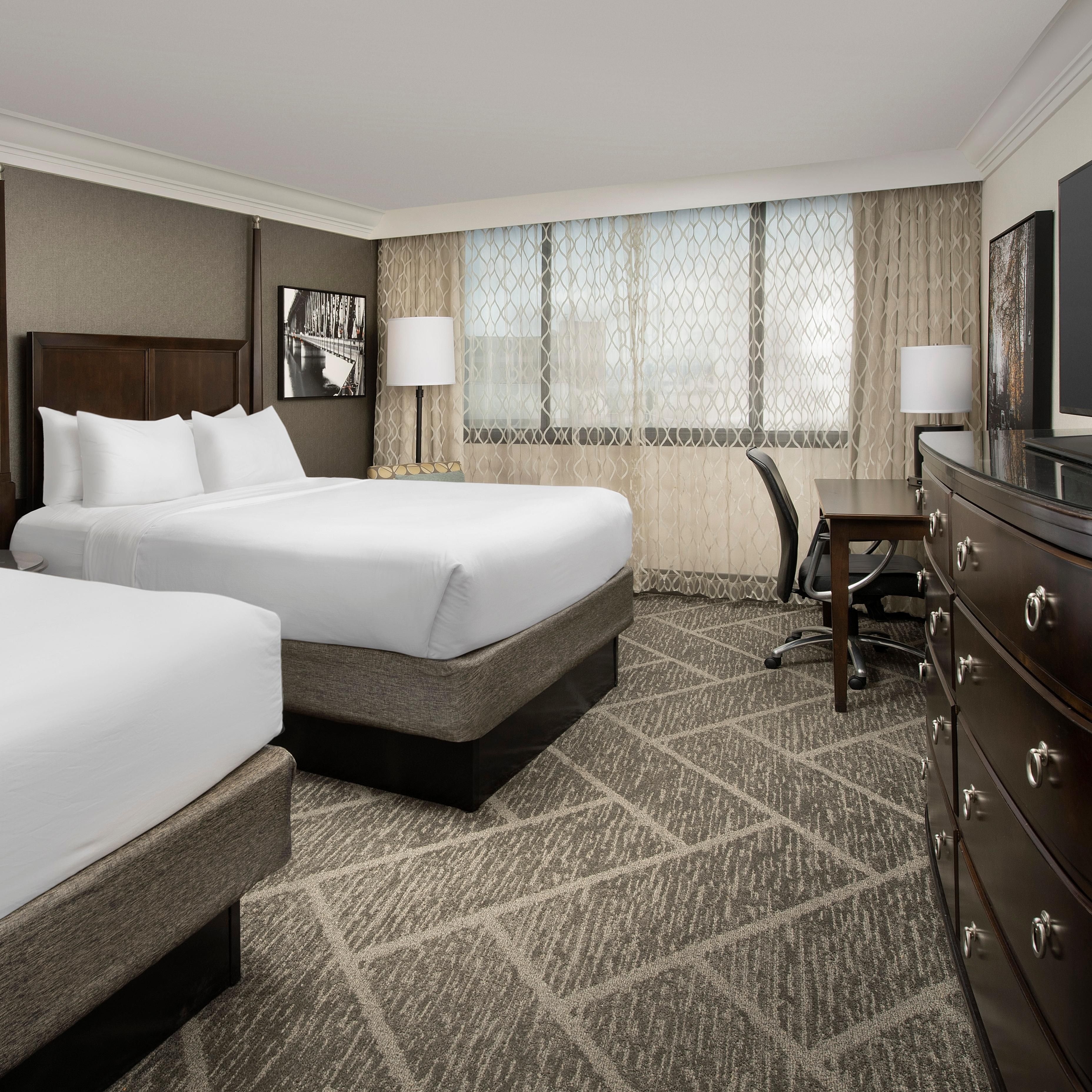 Double Queen Guest Room - Crowne Plaza Portland Convention Center