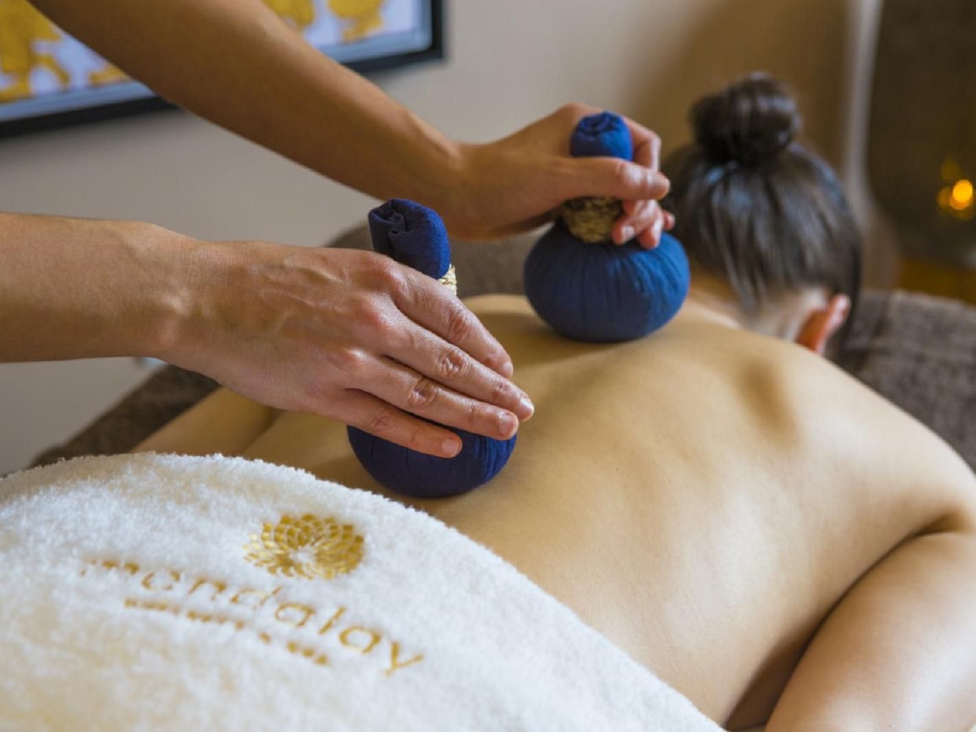Either in business or leisure, we all need the time to relax and disconnect from the day-to-day rush.
The Mandalay Spa offers a wide variety of massages and treatments for you to pamper yourself in a moment just dedicated to your well-being!
Call us and let a dedicated team guide you through the spa menu to choose the perfect fit for you!