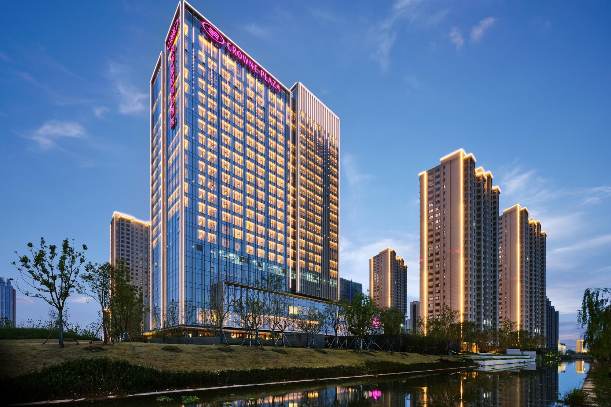 hotel exterior night