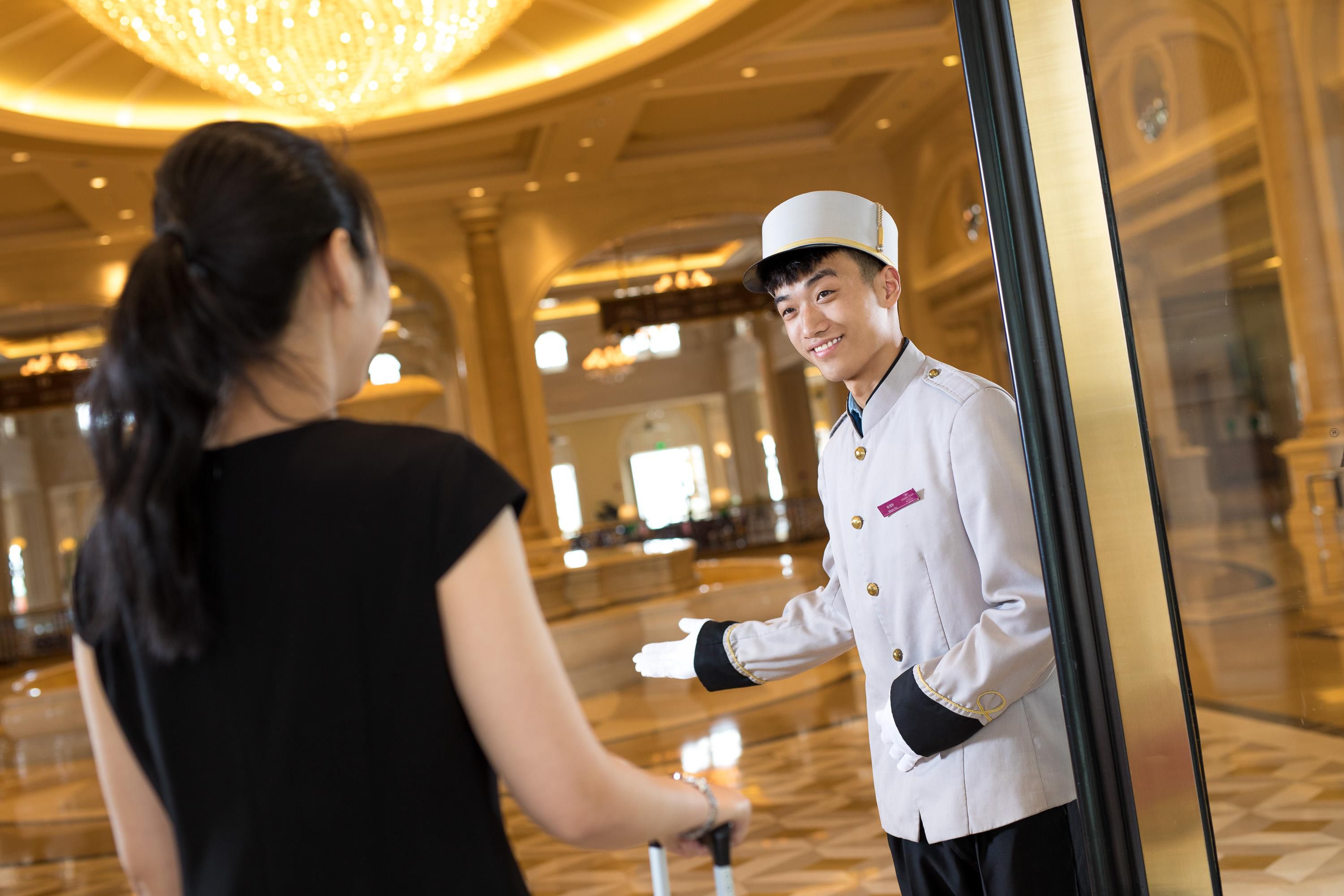 礼宾服务酒店外部酒店外部外部特色外部特色酒店外部入口酒店大堂酒店