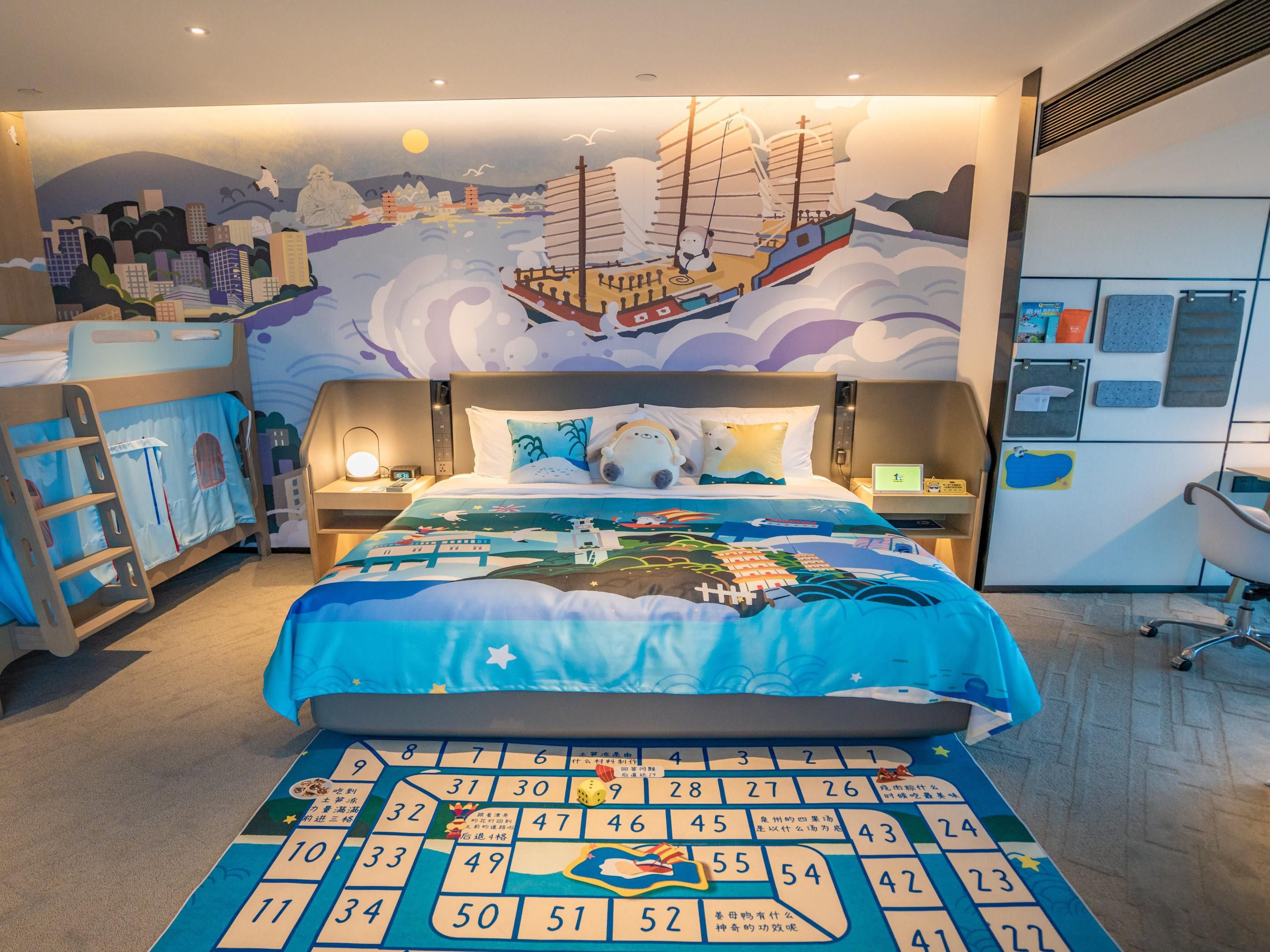 Set sail in style with our maritime silk road themed family room “All Aboard", which is perfect for family leisure time. Unwind in the living area where family can have fun in exploring the interior decoration and games that are tailored with local specialty,architecture charm and city scape. Come on and join us on the new journey .