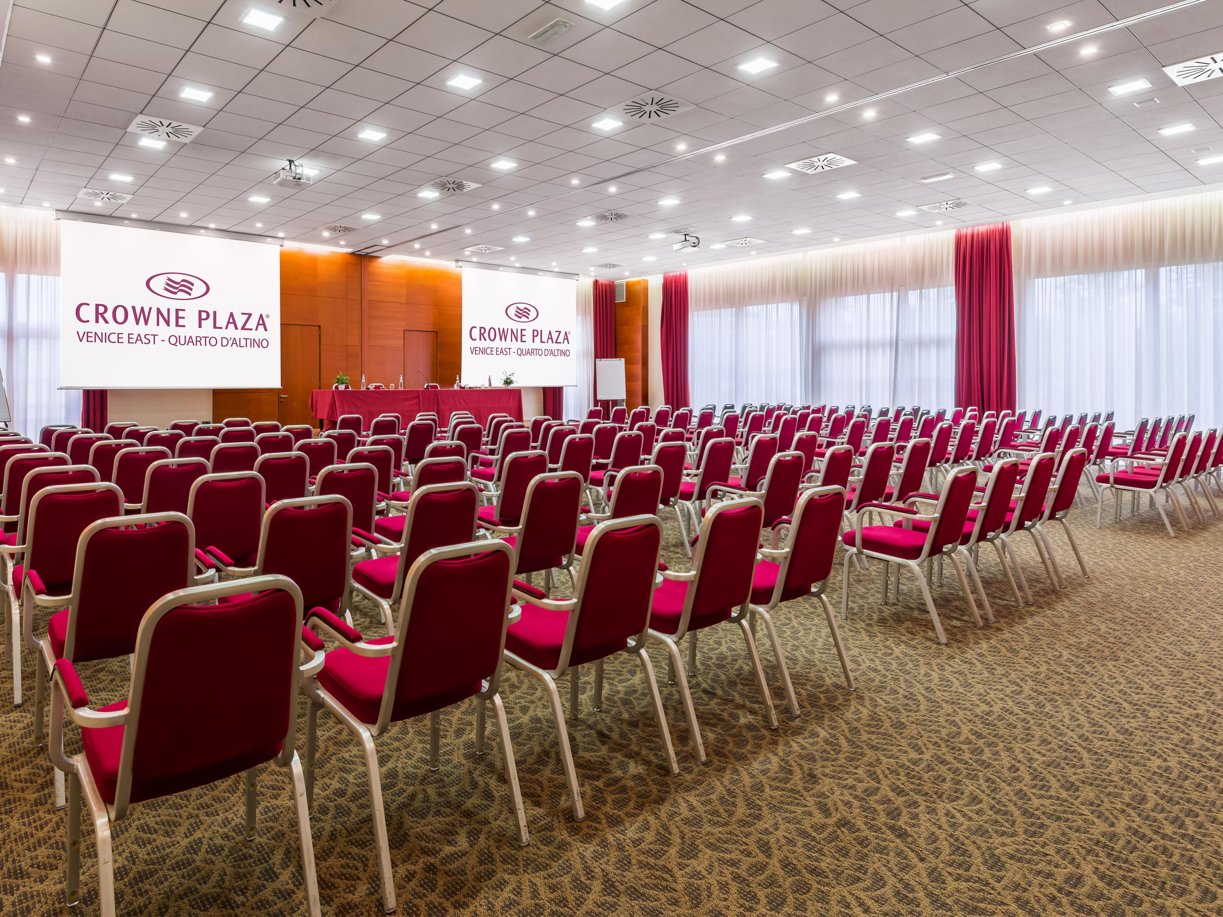 Plan a more sustainable meeting experience at Crowne Plaza Venice East