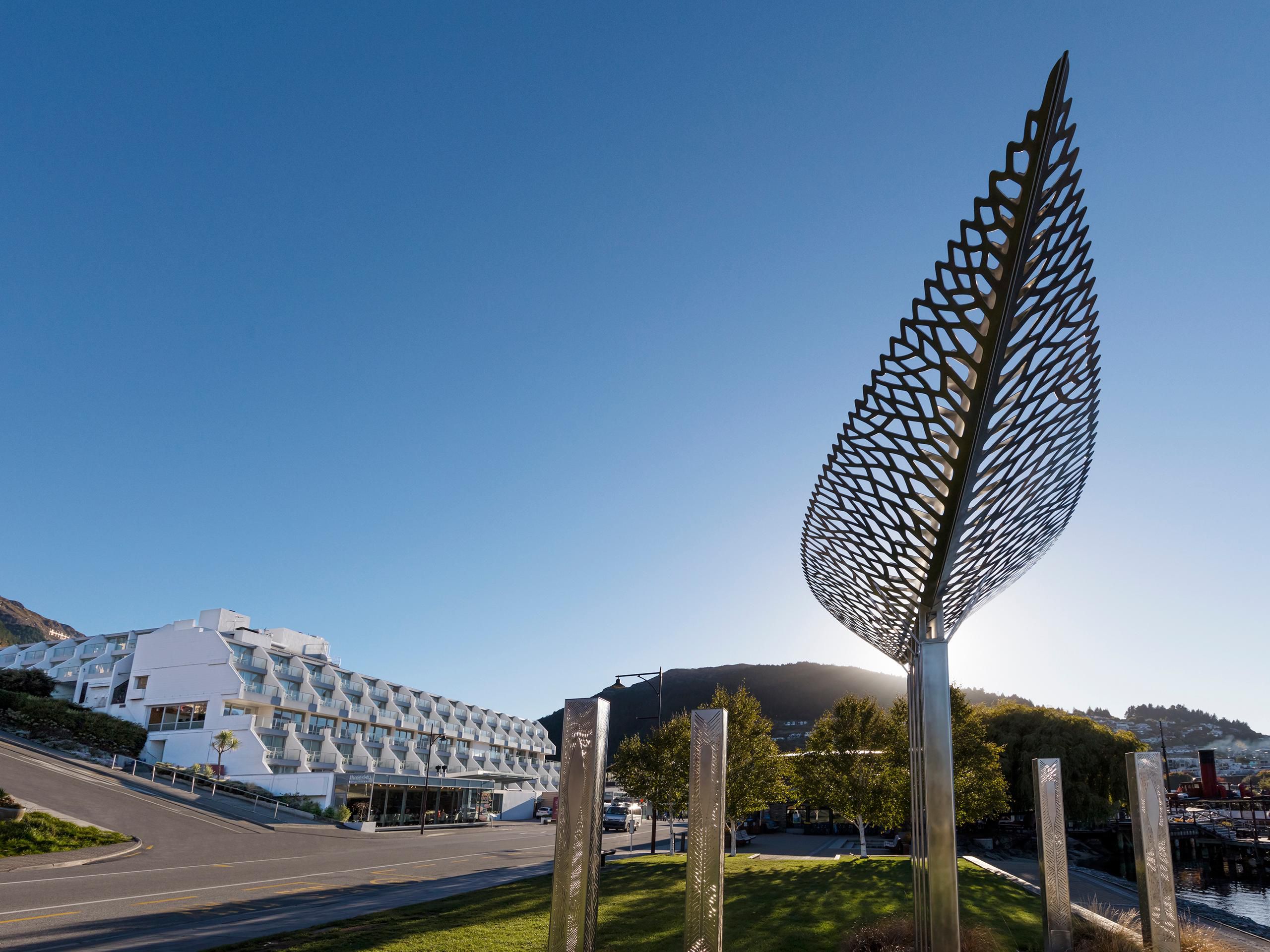 With snap-worthy views in every direction, you will soon be one of our guests who rave about our stunning central location. Perched on the shores of Lake Wakatipu with sweeping views over The Remarkables Mountain Range. Crowne Plaza Queenstown hotel is a short stroll to Queenstown's main streets.