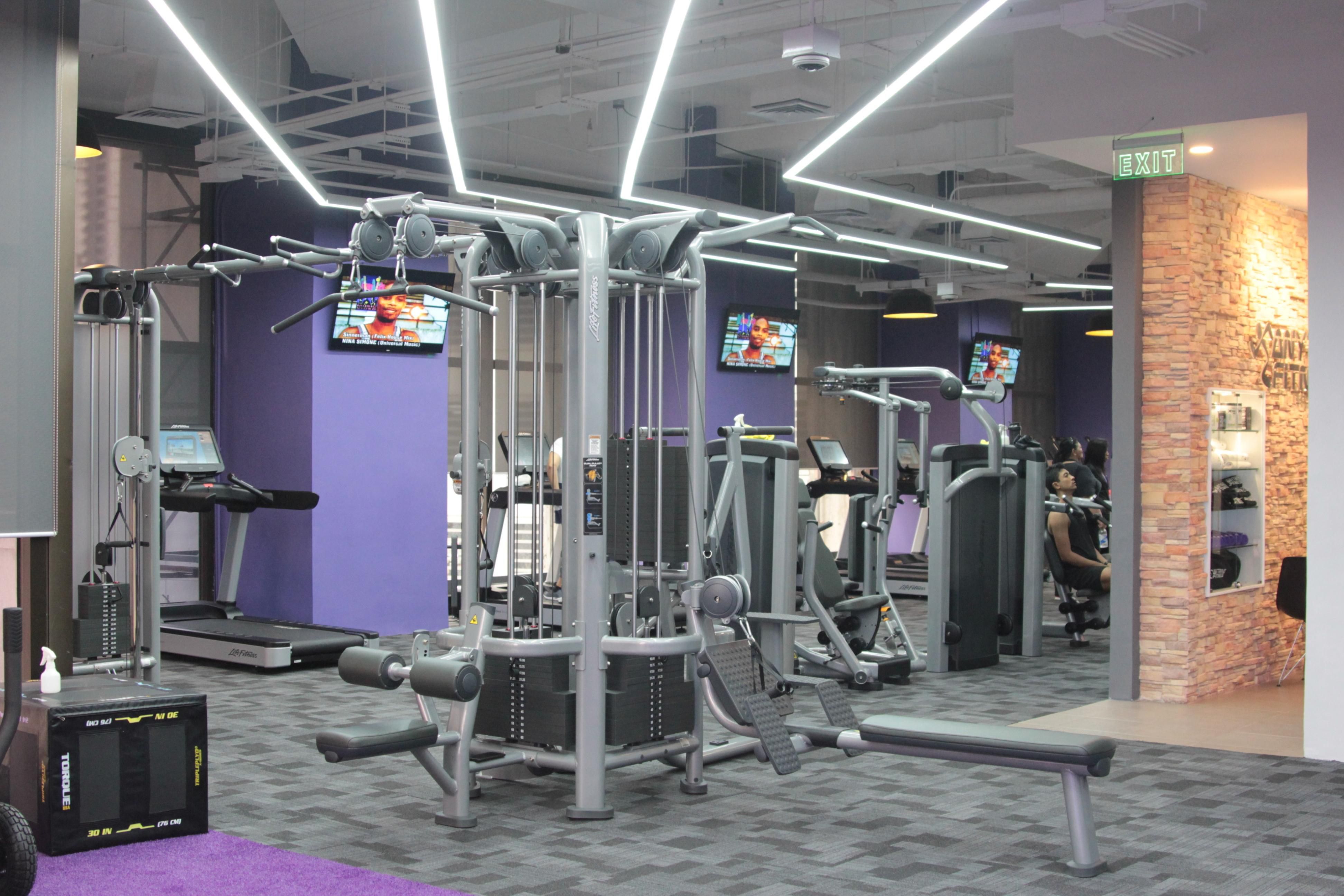 Get pumped up with your work out at our 24x7 state-of-the-art Gym!