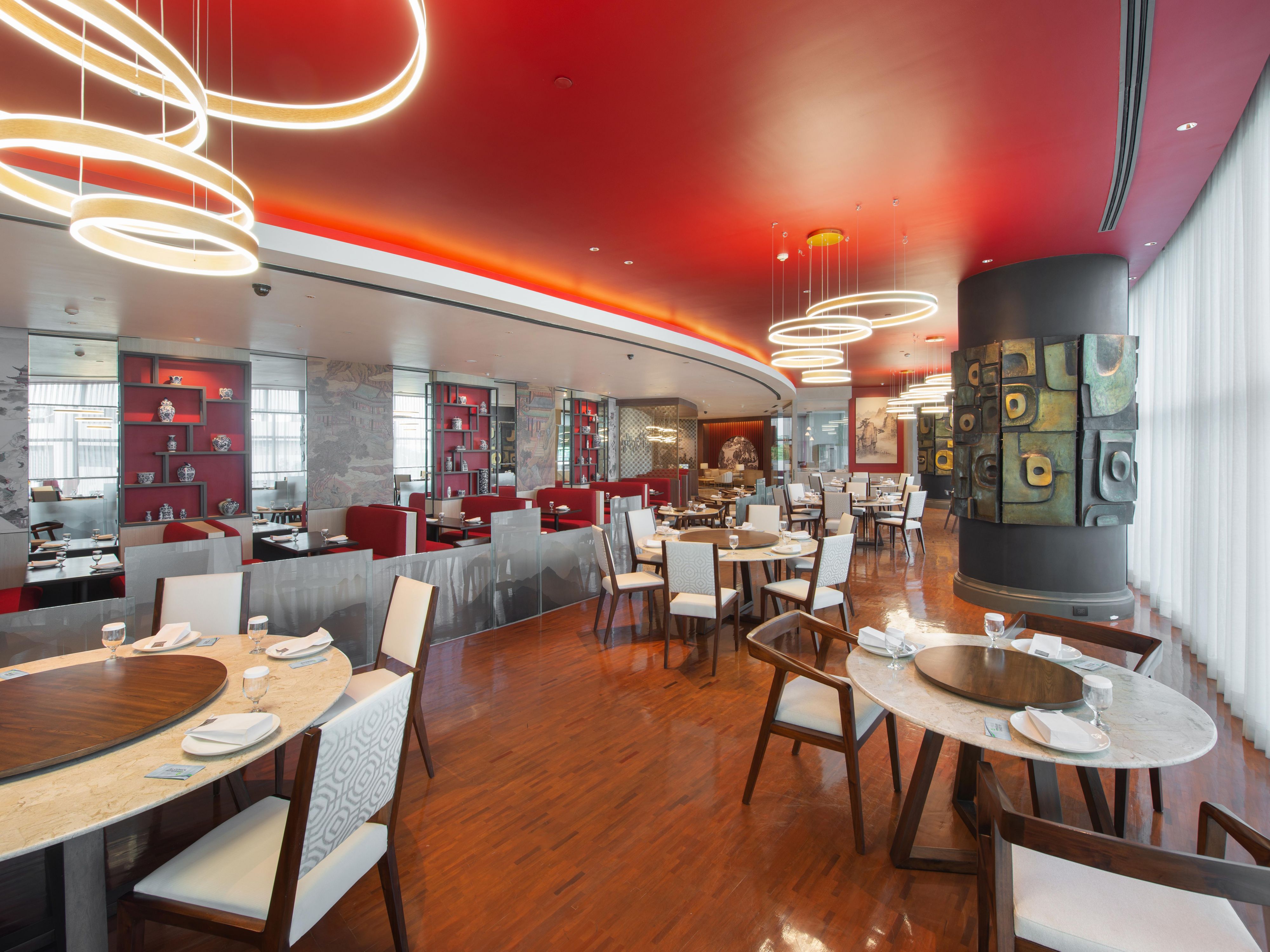 Xin Tian Di is Crowne Plaza Manila Galleria's highly acclaimed flagship Chinese restaurant offering authentic Cantonese-style dishes, including our aromatic signature Oven-Roasted Duck, barbecued meats, vegetables, and a wide array of Dim Sum specialities. 
Reserve a table at +63-2- 87903100.