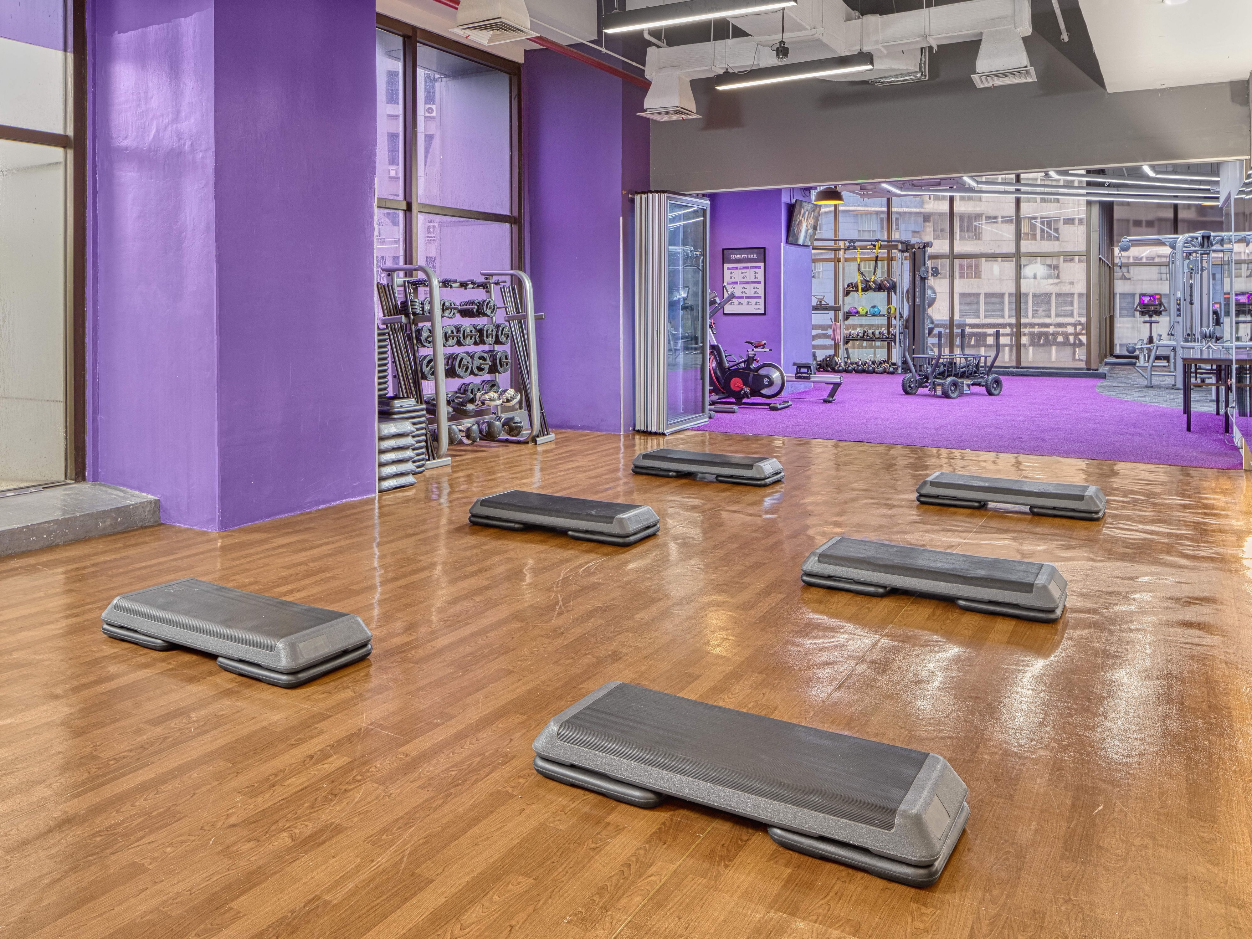 Continue your physical momentum in our 24-hour Fitness Centre and access the latest modern cardio machines, state-of-the-art free weights, and other exercise equipment. We also feature in-person group fitness classes ranging from Yoga, Pilates, and Dance available monthly.