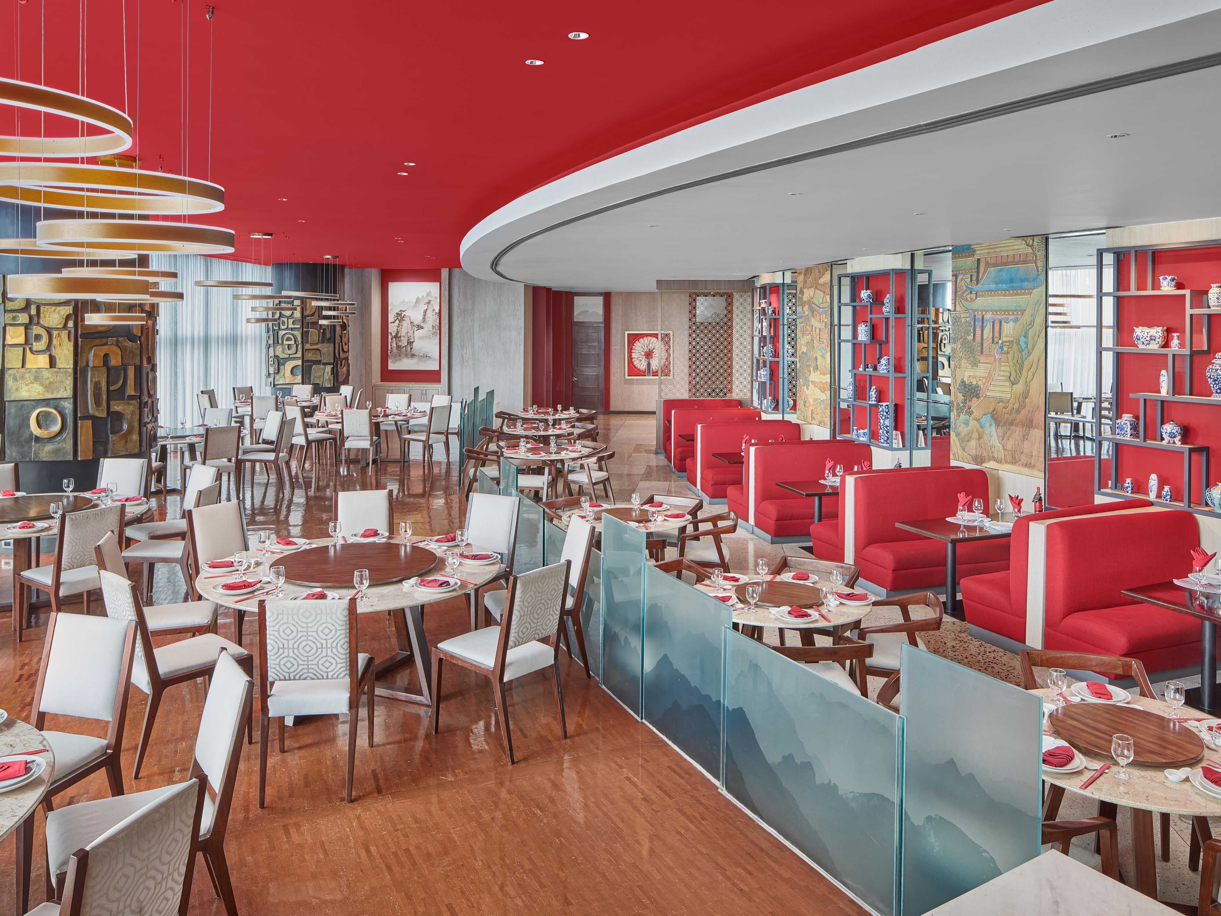 Xin Tian Di is Crowne Plaza Manila Galleria's highly acclaimed flagship Chinese restaurant offering authentic Cantonese-style dishes, including our aromatic signature oven-roasted Peking duck, barbecued meats, vegetables, and a wide array of Dim Sum specialties. 
Reserve a table at +63-2- 87903100.