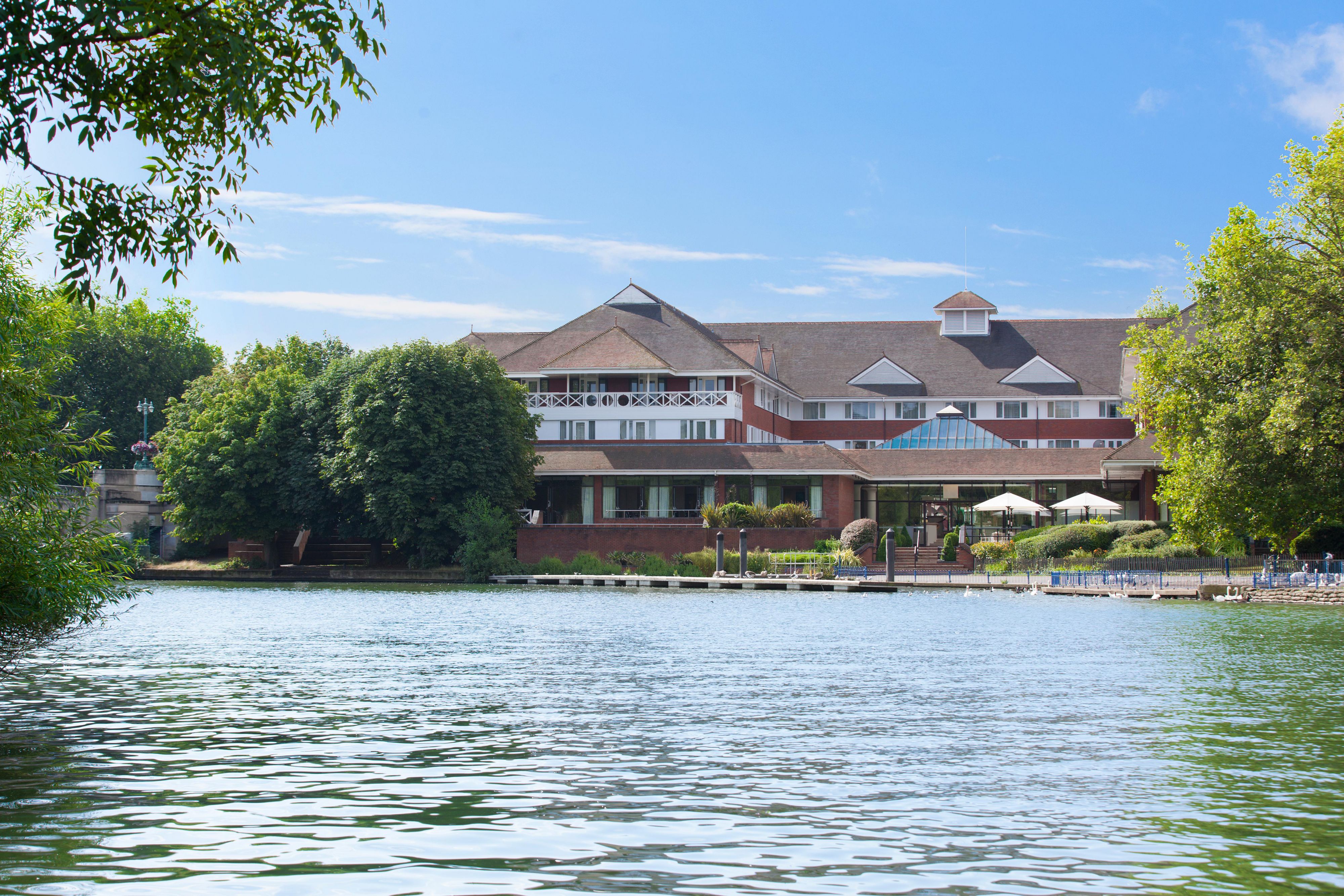 Crowne-Plaza -Reading-River-Thames-View