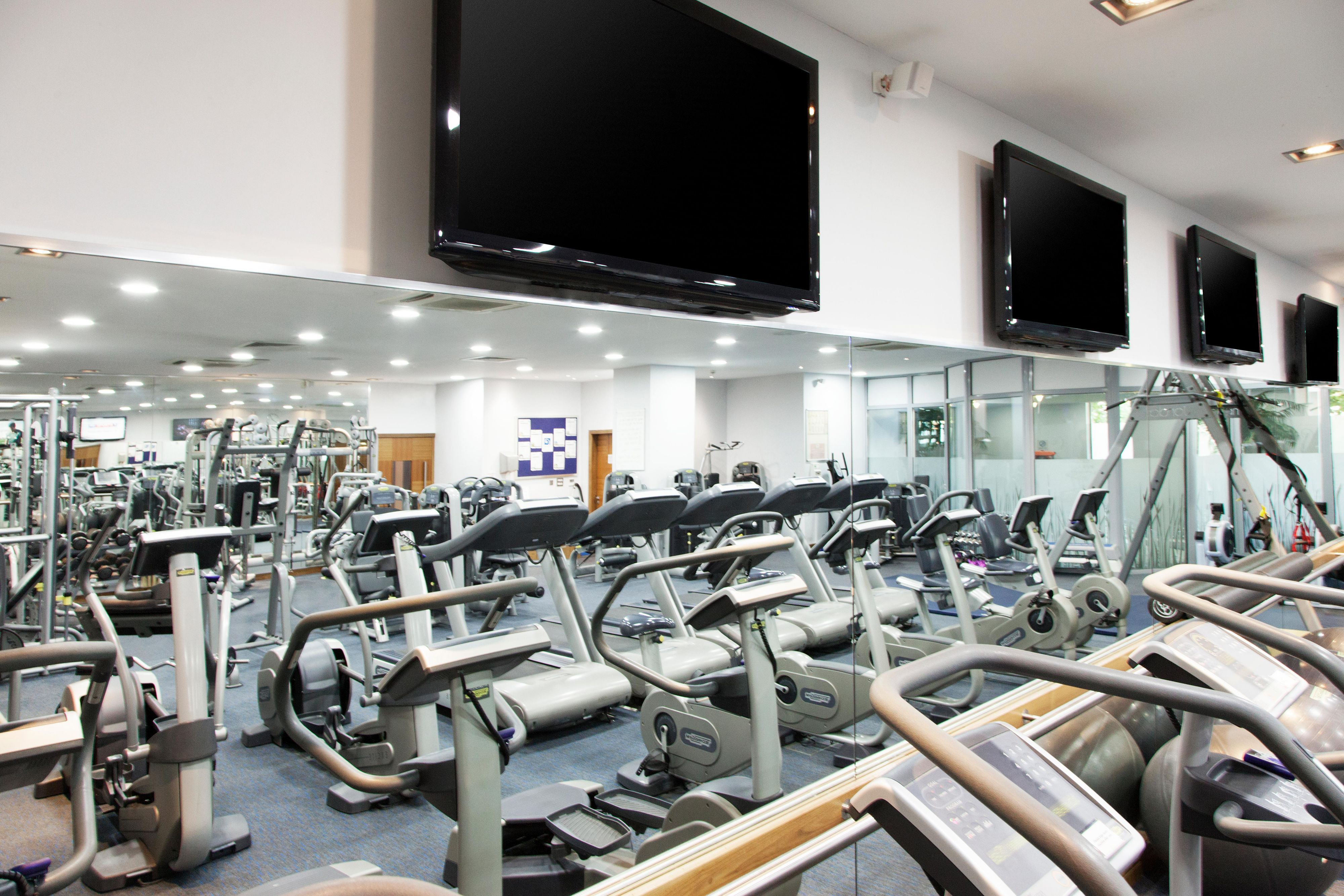Crowne Plaza Reading - Revive Health Club Fully-Equipped Gym