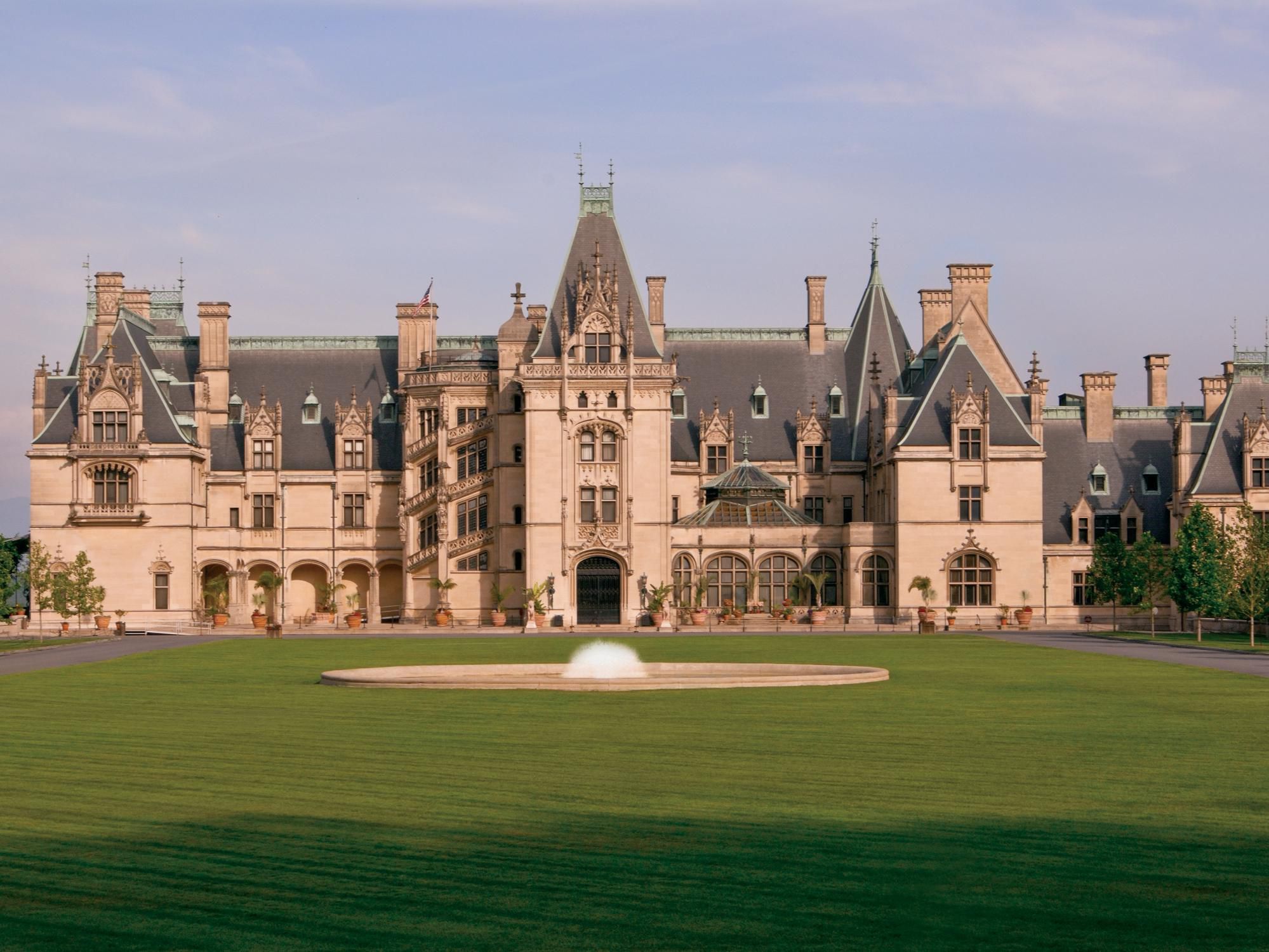 Pet Friendly Asheville, NC Hotel Convenient to Biltmore Estate Crowne