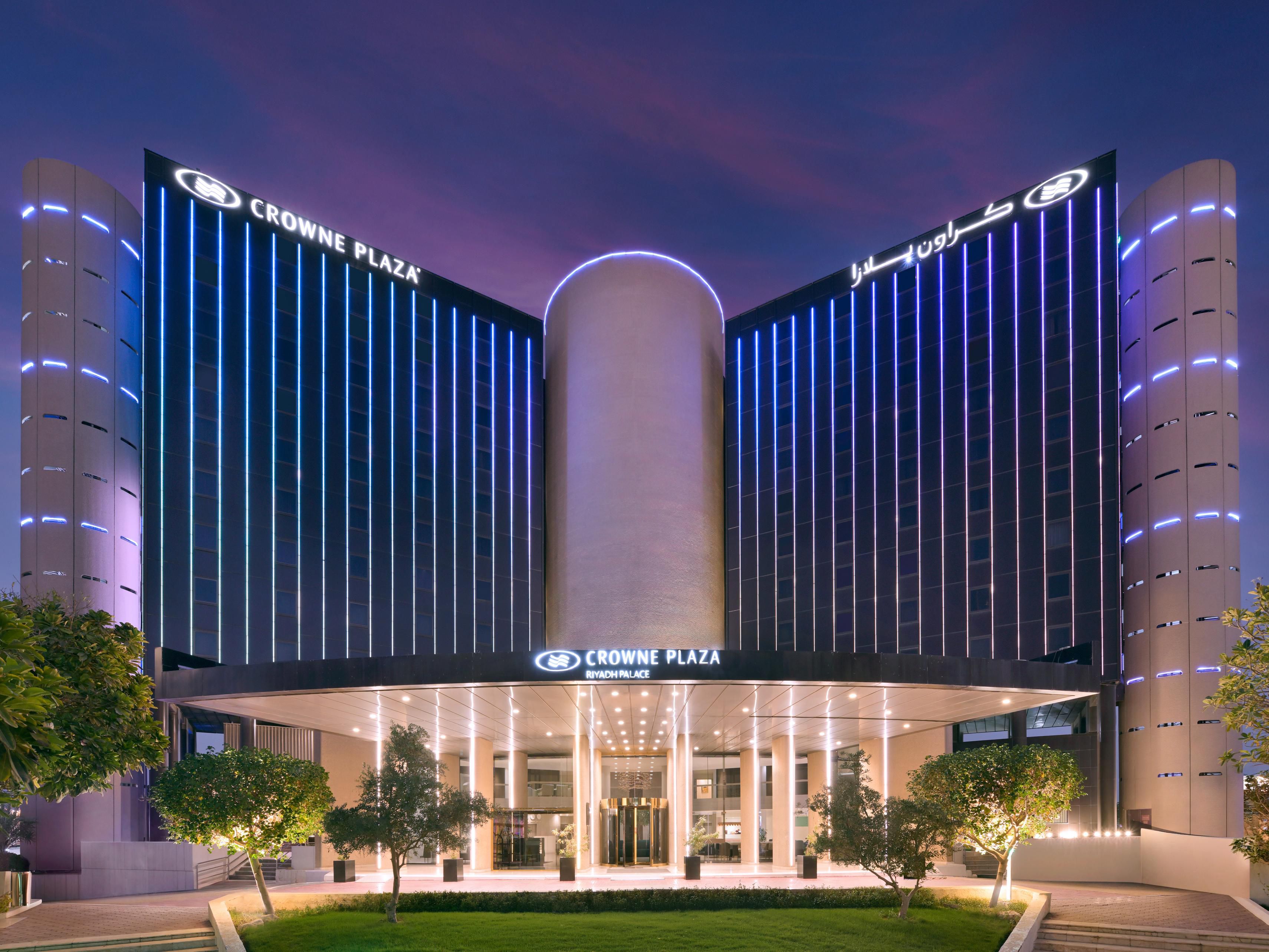 City lights, warm welcomes. Your Riyadh evening begins right here.