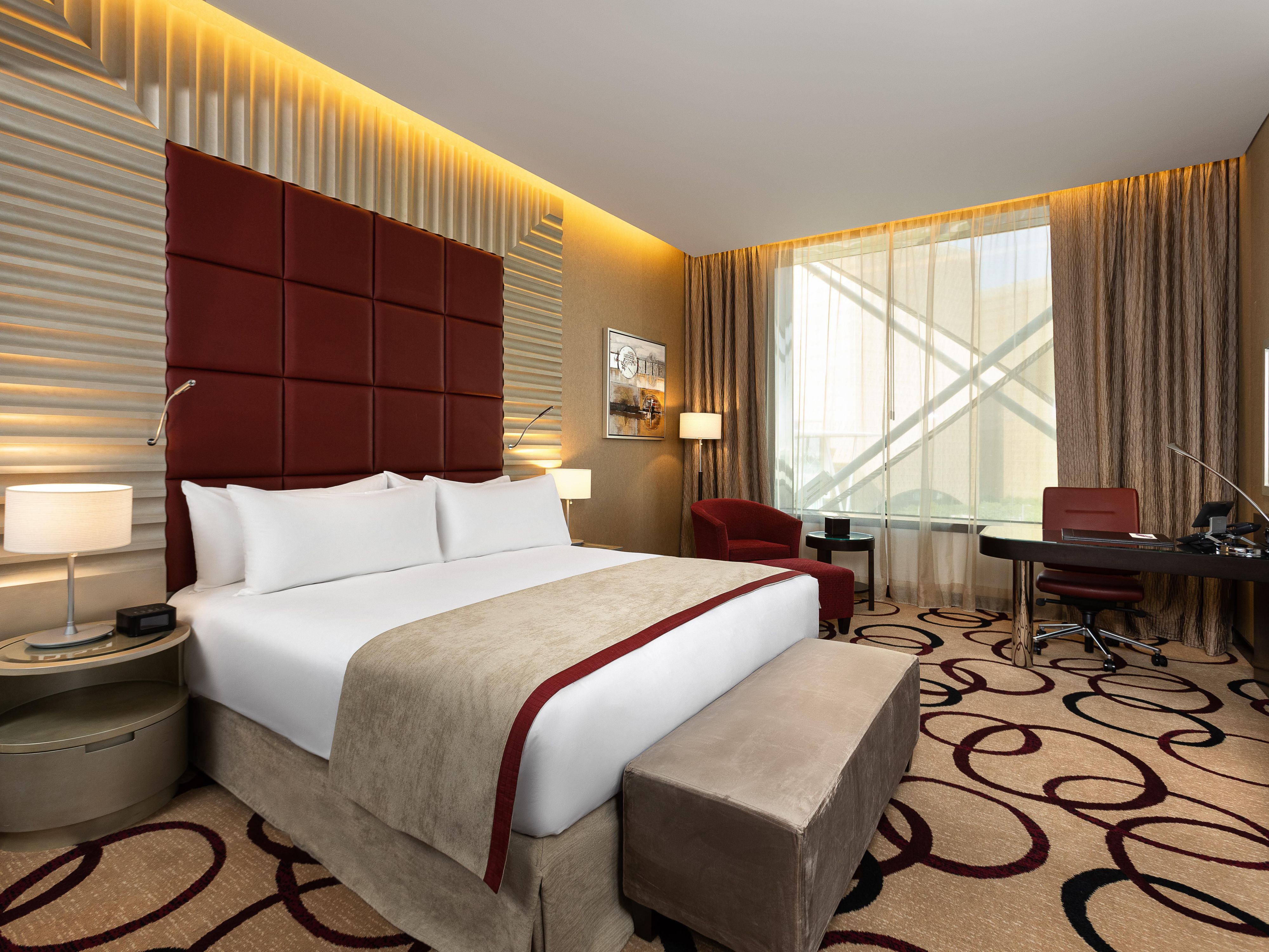 Crowne Plaza Deluxe Guest Room perfectly furnished
