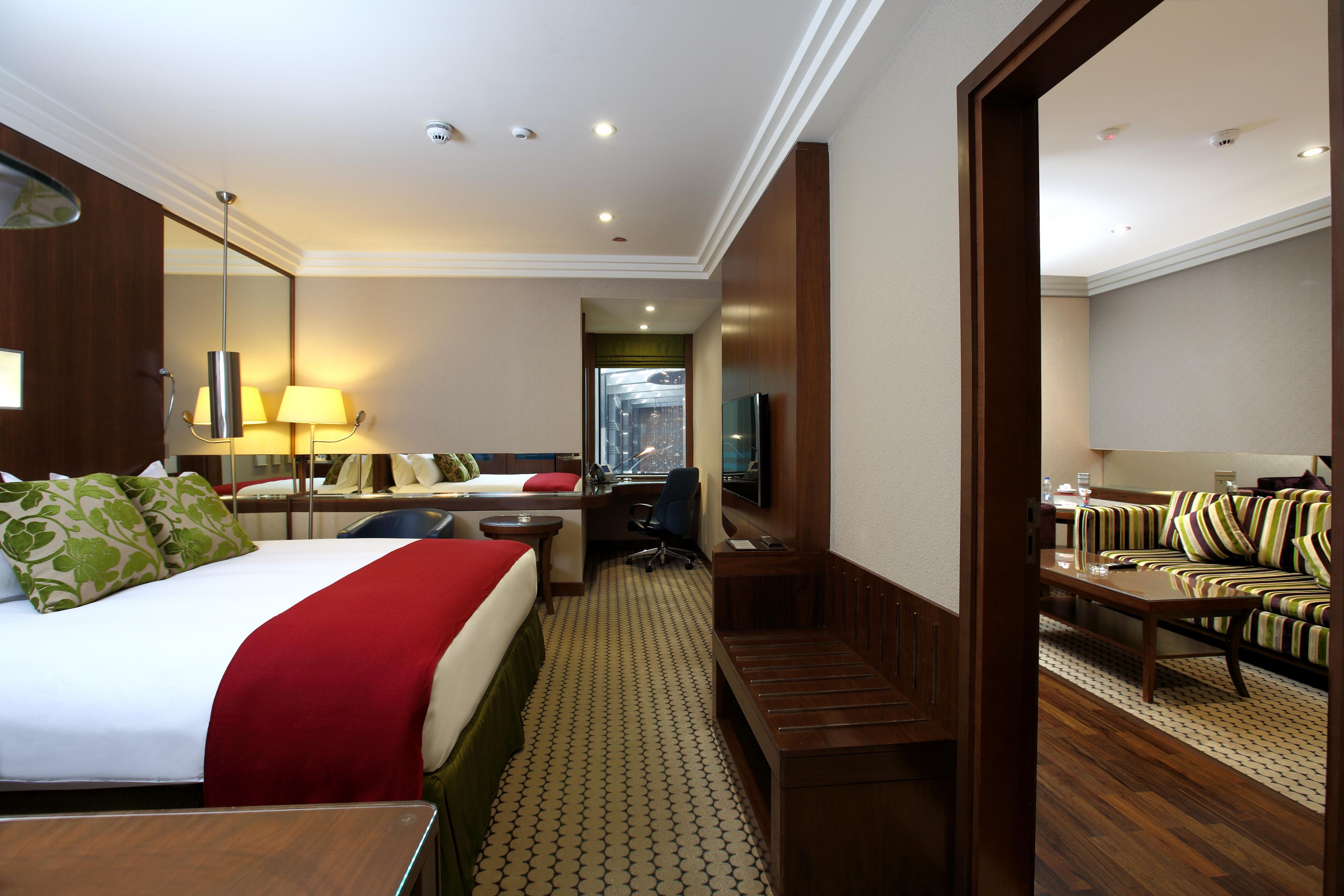 Nicely and modern decorated Spacious Suites