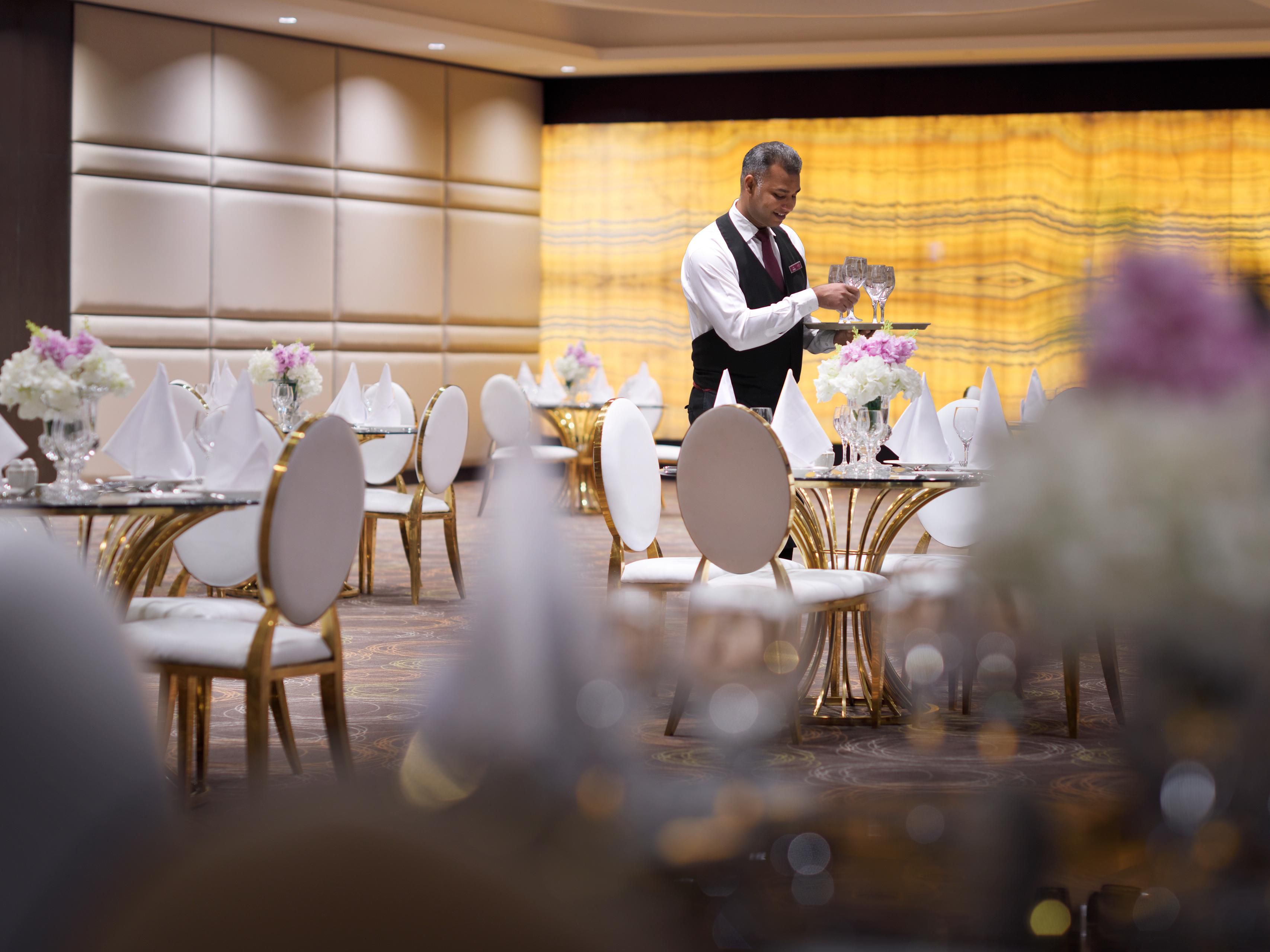 Leave the details to us as you focus on your business priorities. Our property, among the premier business hotels in Riyadh, awaits to host your meeting or company event. In accordance with our Crowne Plaza Meeting Standards, we craft a productive experience tailored to your needs, including premium equipment, diverse menus and custom arrangements.