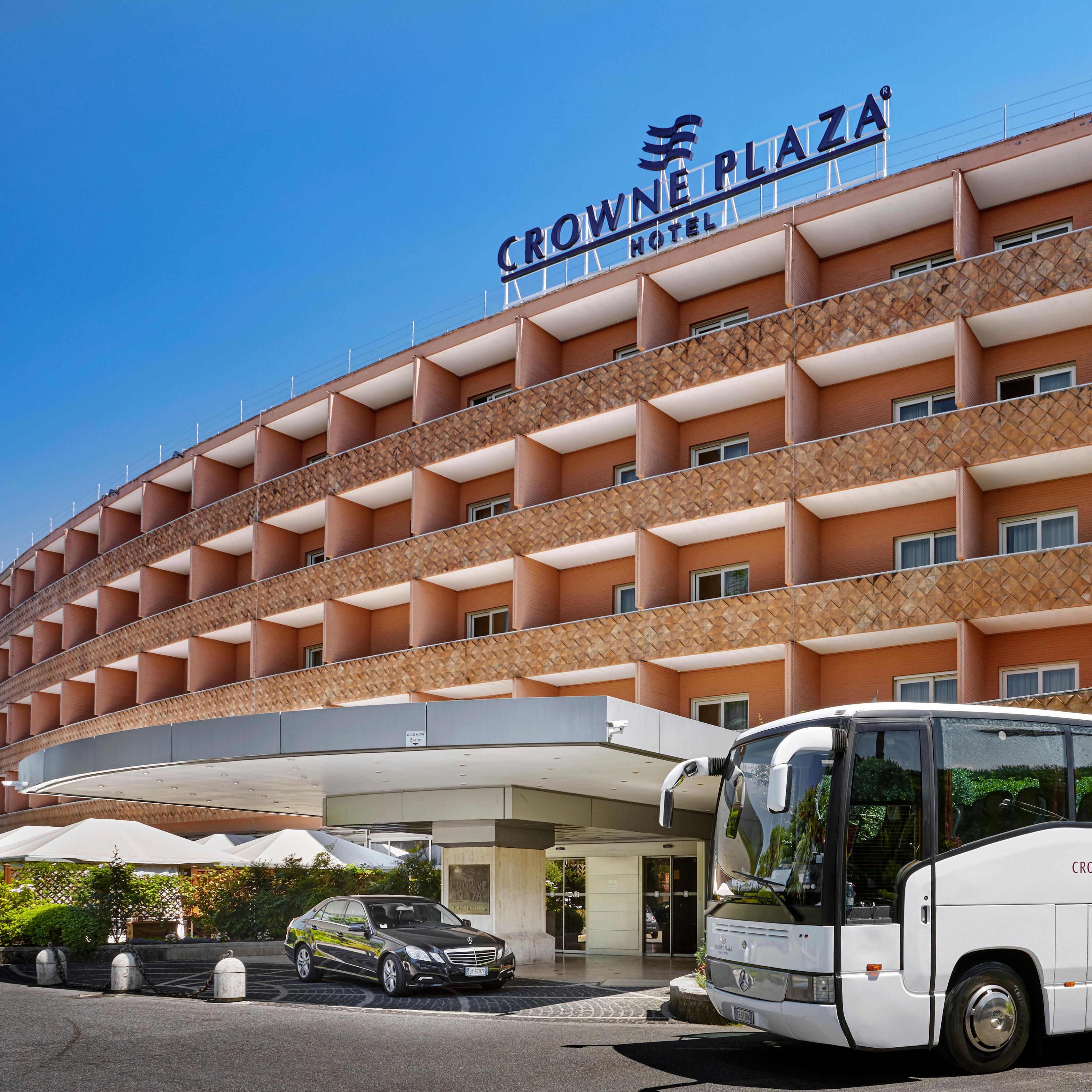 Scheduled shuttle bus to/from airport and city centre at a charge