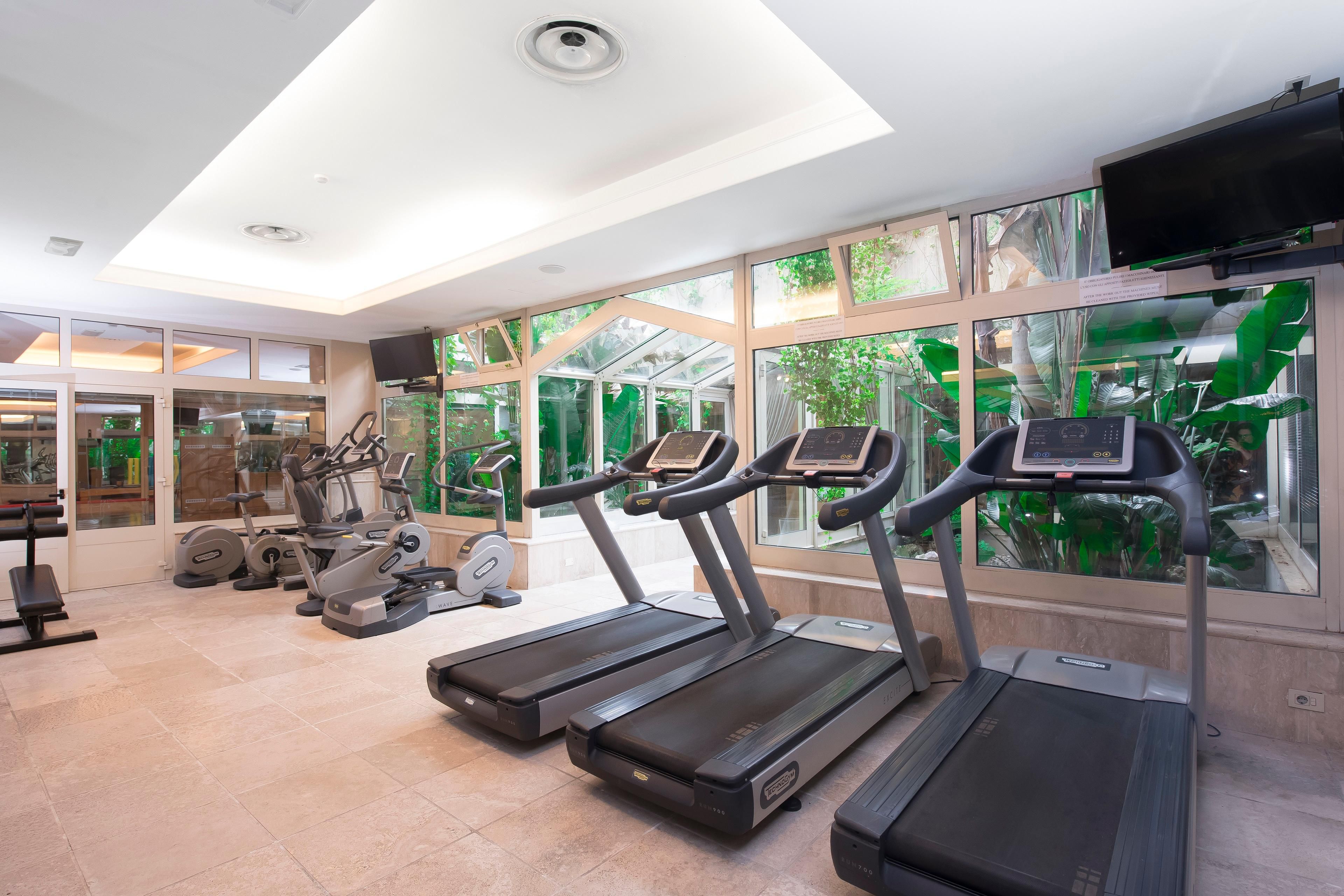 Complimentary Fitness Center open 24h with Technogym equipment