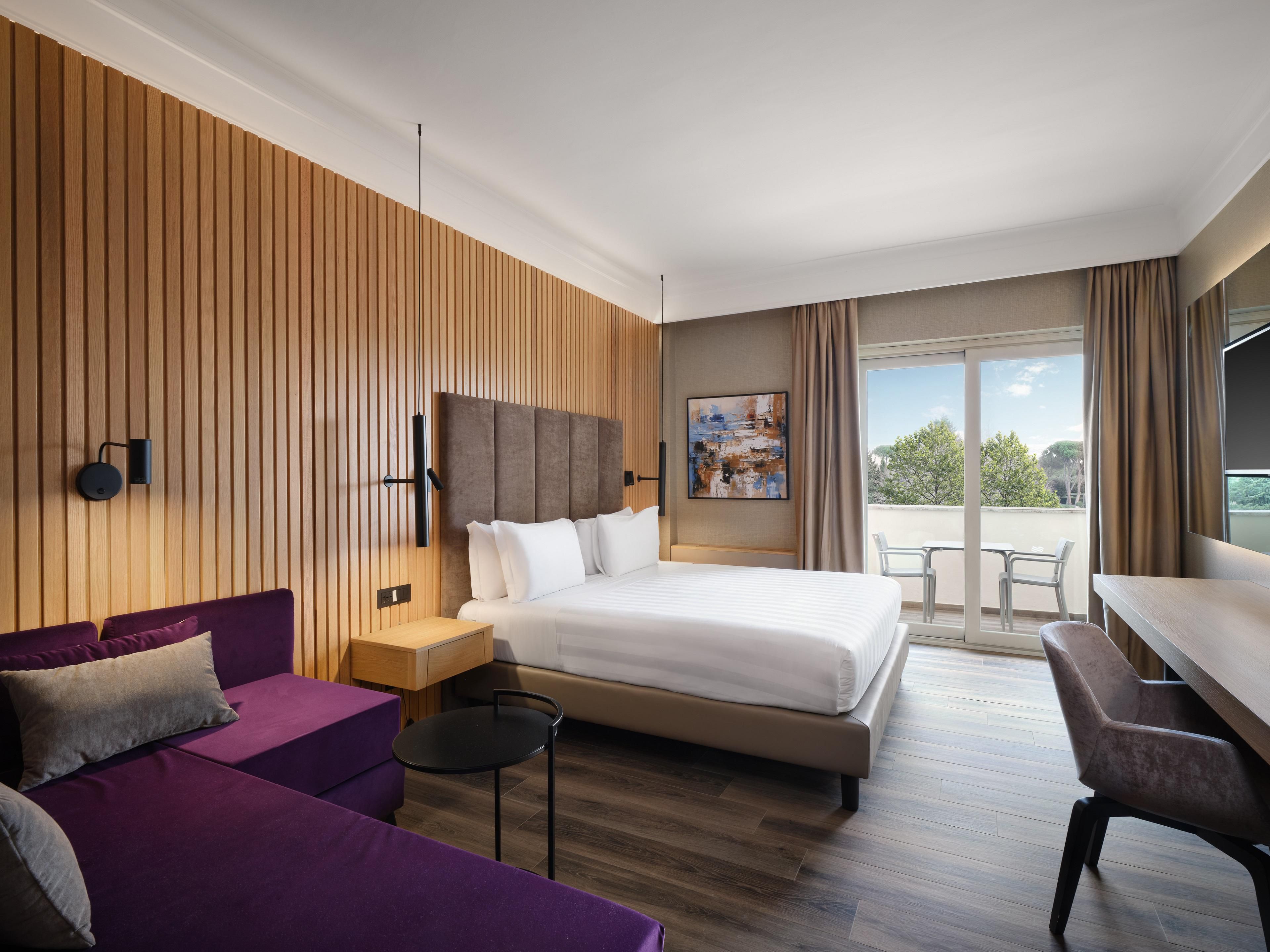 King Premium with pool view