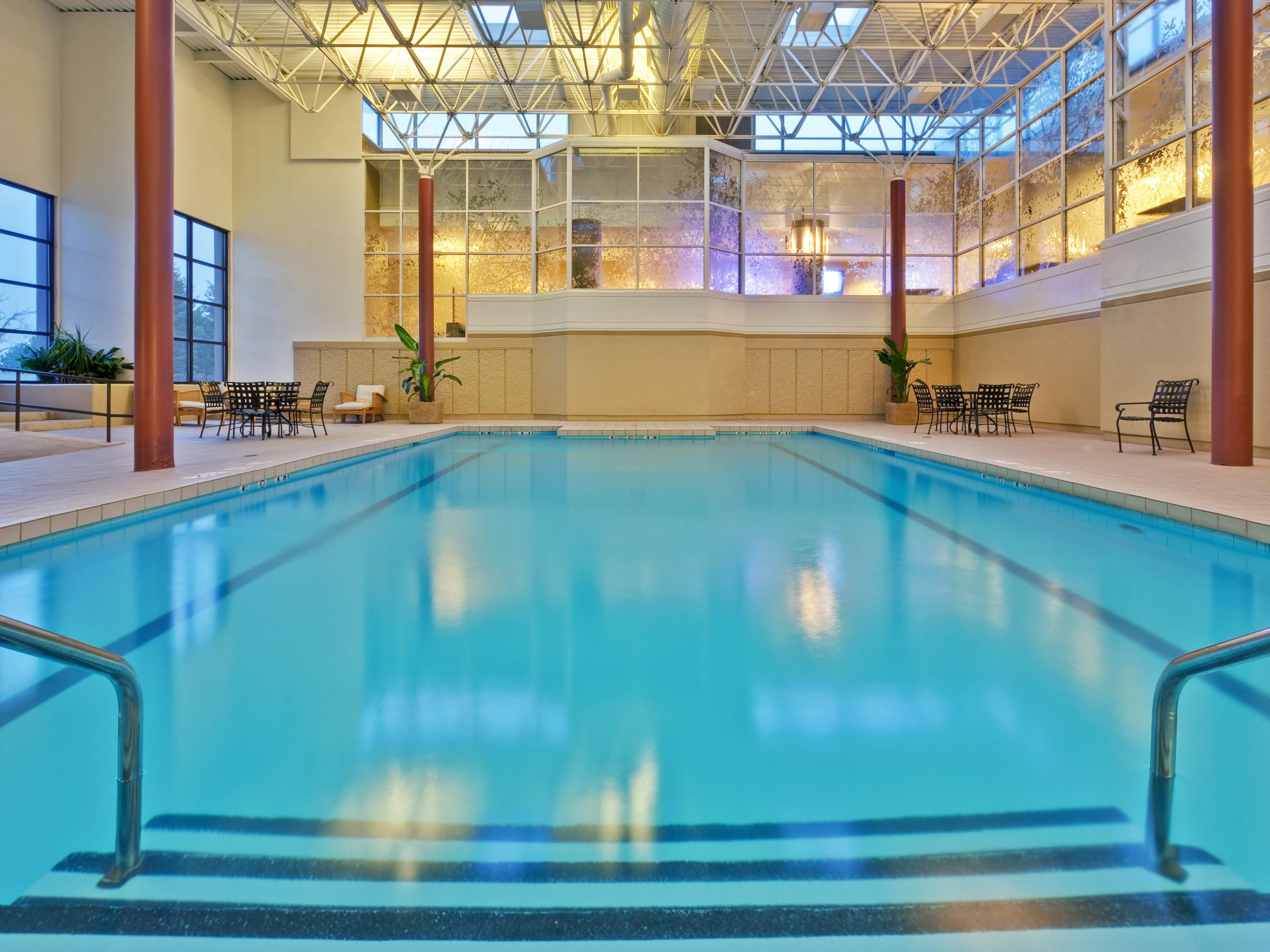 Nestled within the hotel's all-season atrium, our indoor heated pool invites you to unwind at the end of a long day. Immerse yourself in the soothing waters and let your stress melt away. Whether you want to swim a few laps, float on your back, or splash around with your kids, our pool is your peaceful escape.