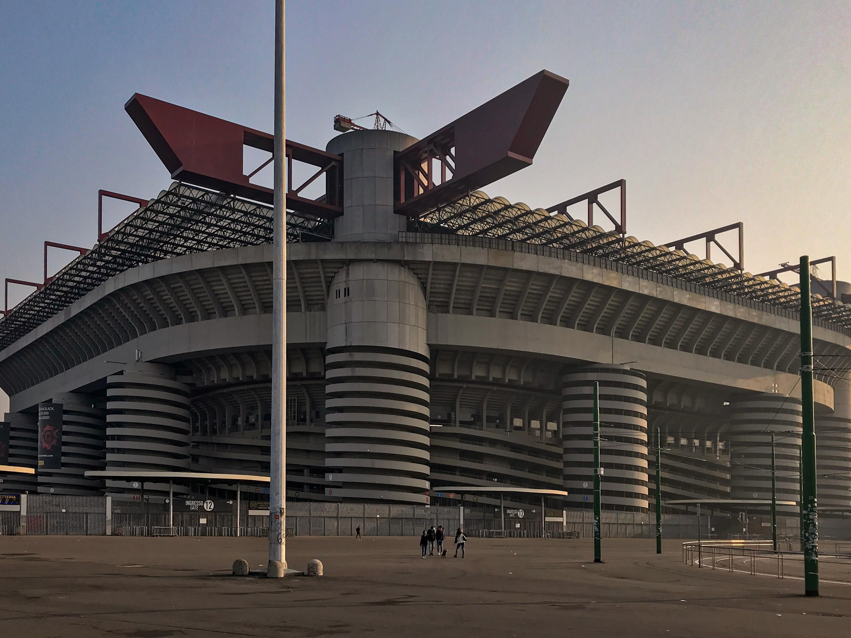 Le Crowne Plaza Milan Linate est idéalement situé près du périphérique de Milan et de la station de métro M3, avec un accès facile au stade San Siro, où se déroulent les matchs de l'Inter Milan et de l'AC Milan.