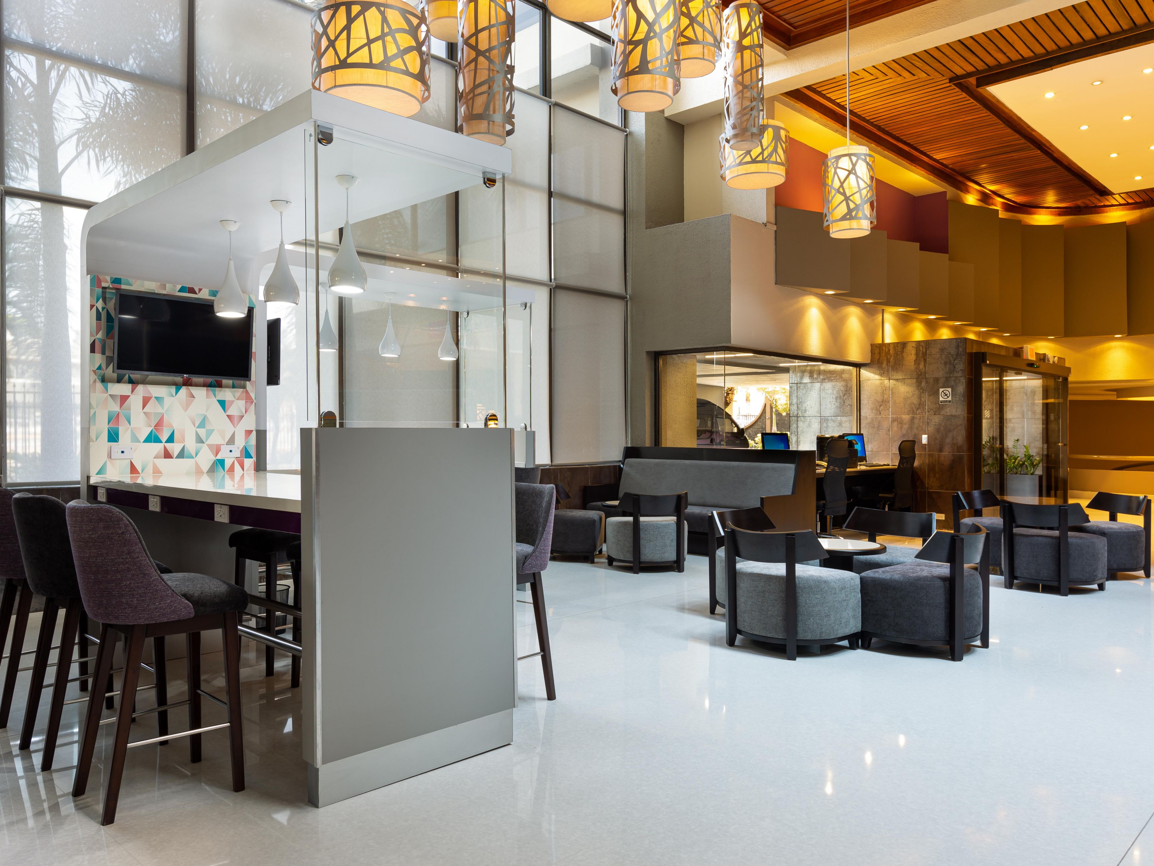 The Crowne Plaza San Jose La Sabana is conveniently located near a variety of government agencies, embassies and understands the needs of the government traveler.