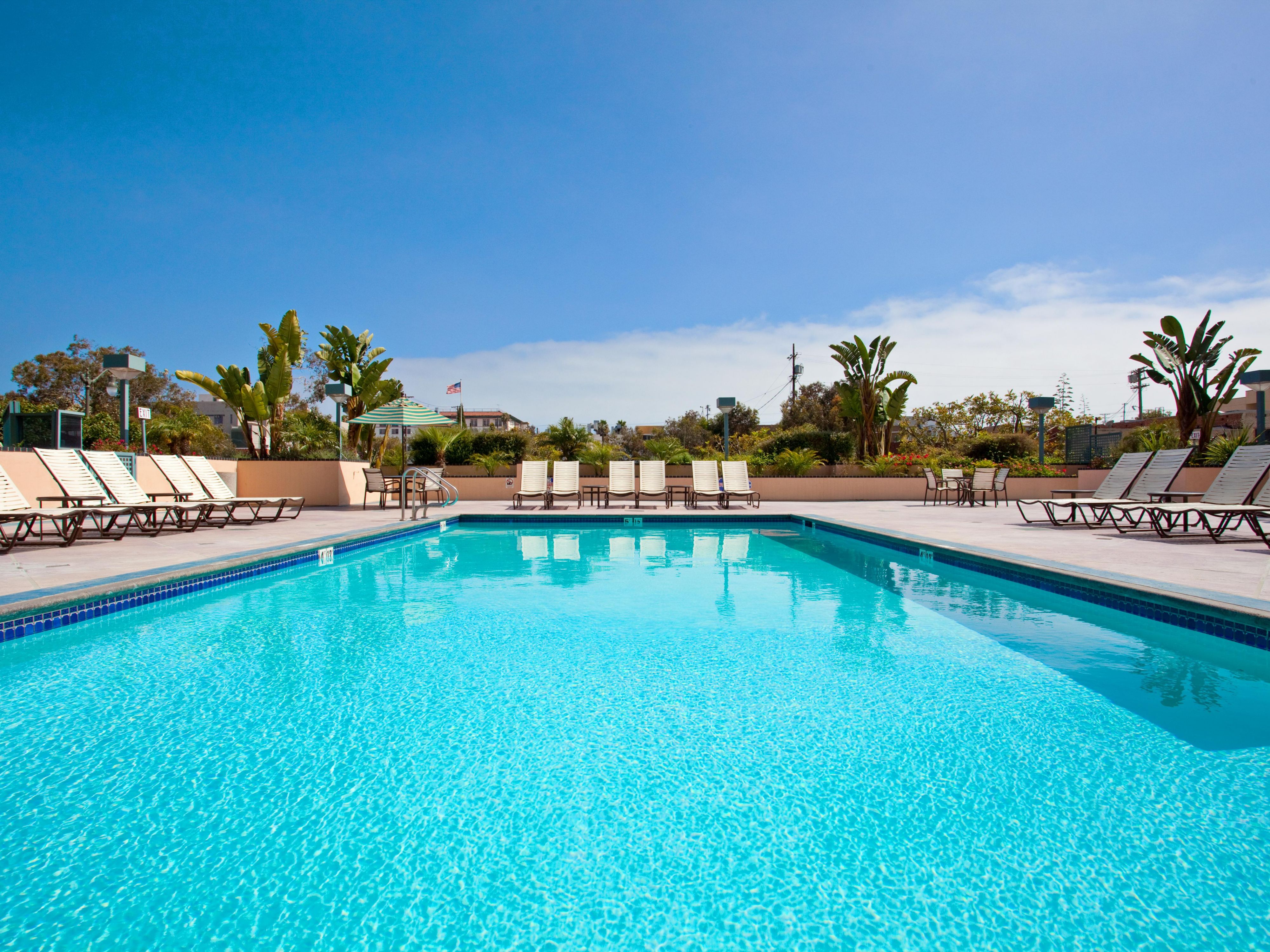 Crowne Plaza® Los Angeles Harbor offers a resort-style outdoor saline pool and hot tub on our second floor. Lounge on the sun deck with views of the sparkling Los Angeles Harbor. 