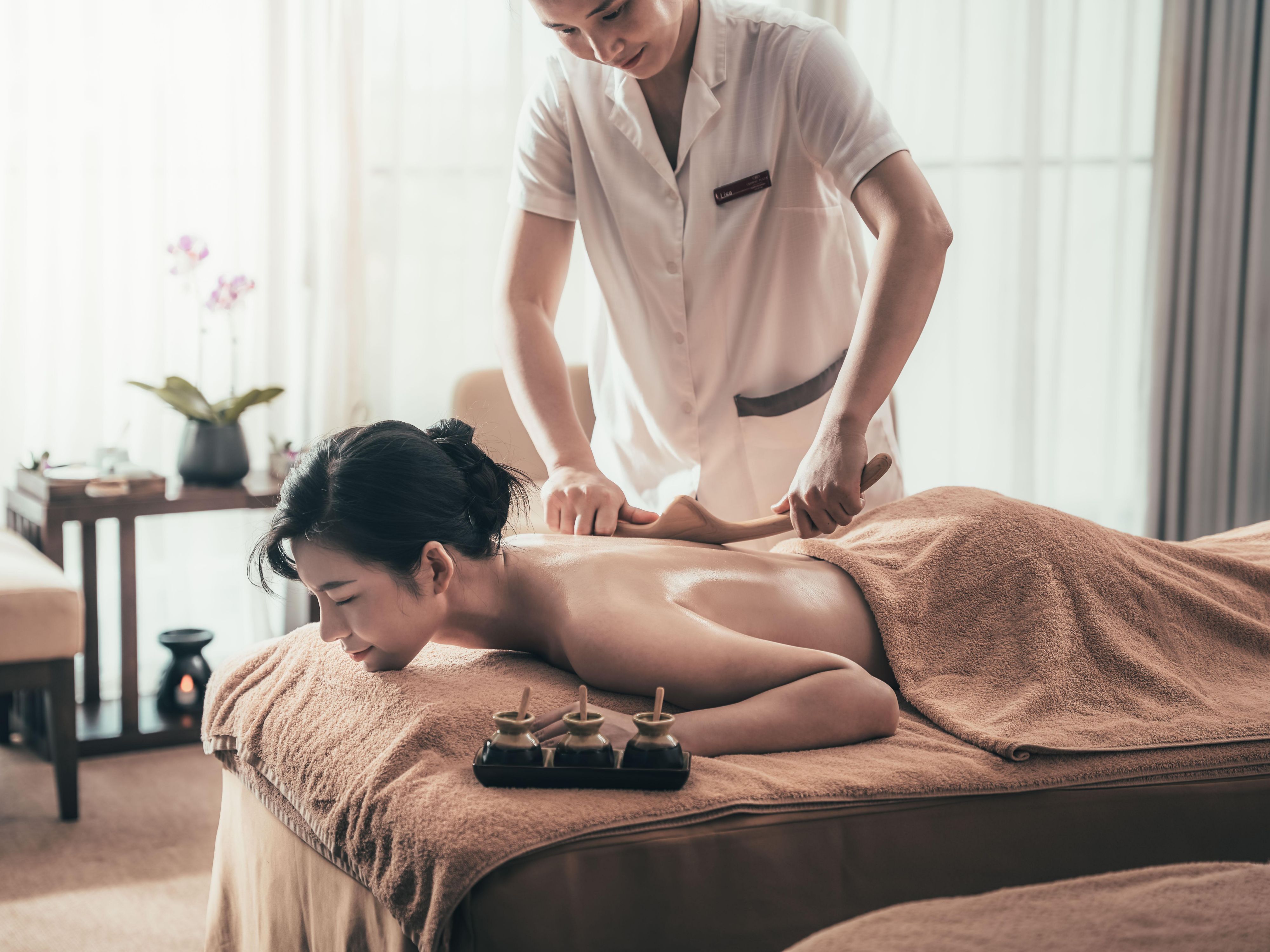 SPA is located on the 5th floor with 7 gracefully designed treatment rooms. 3 couple treatment rooms and 4 single treatment rooms are displayed in the space which allows our guests to experience luxury, relaxation and exclusiveness.