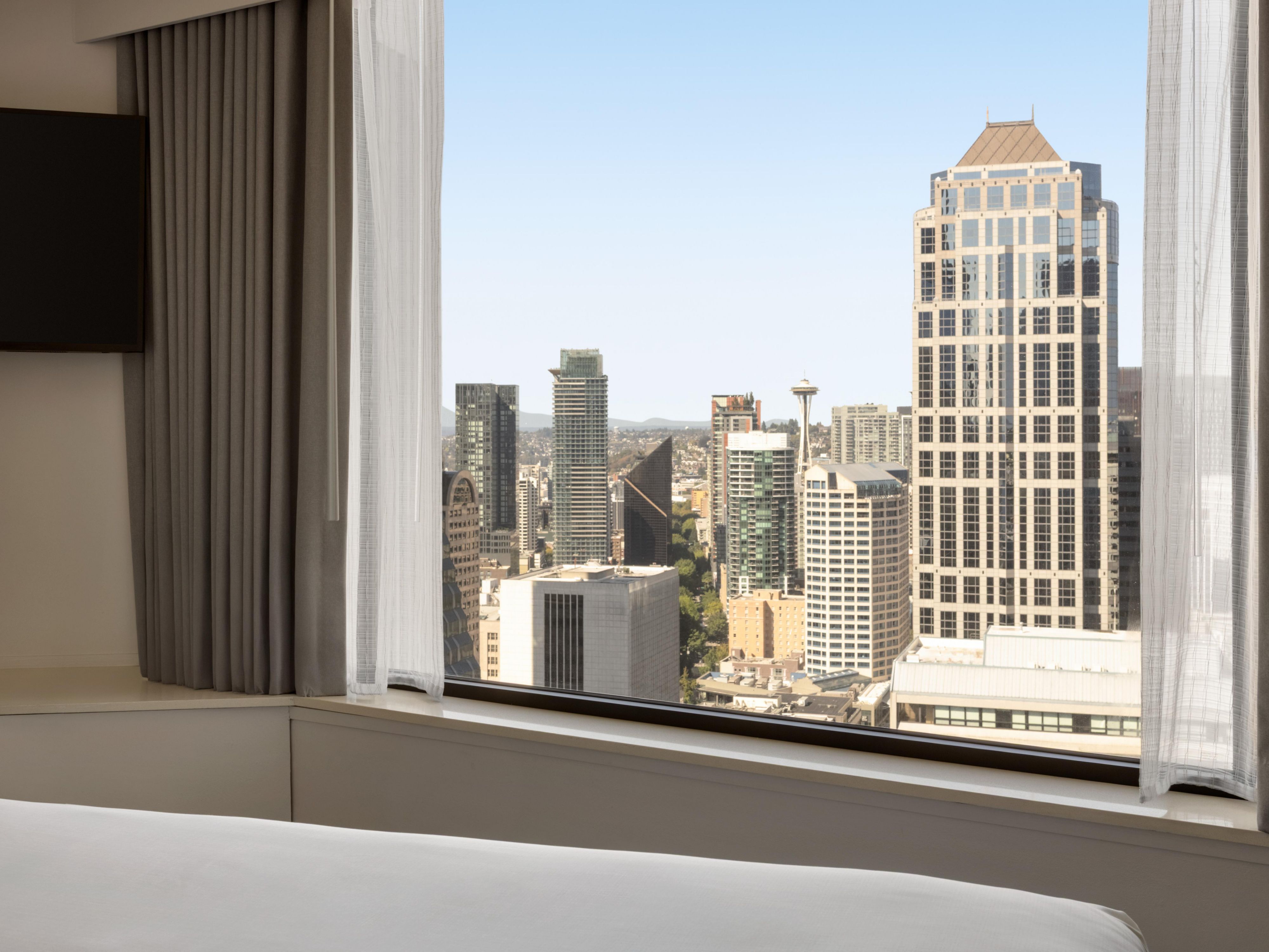 Hotel in Downtown Seattle WA | Crowne Plaza Seattle