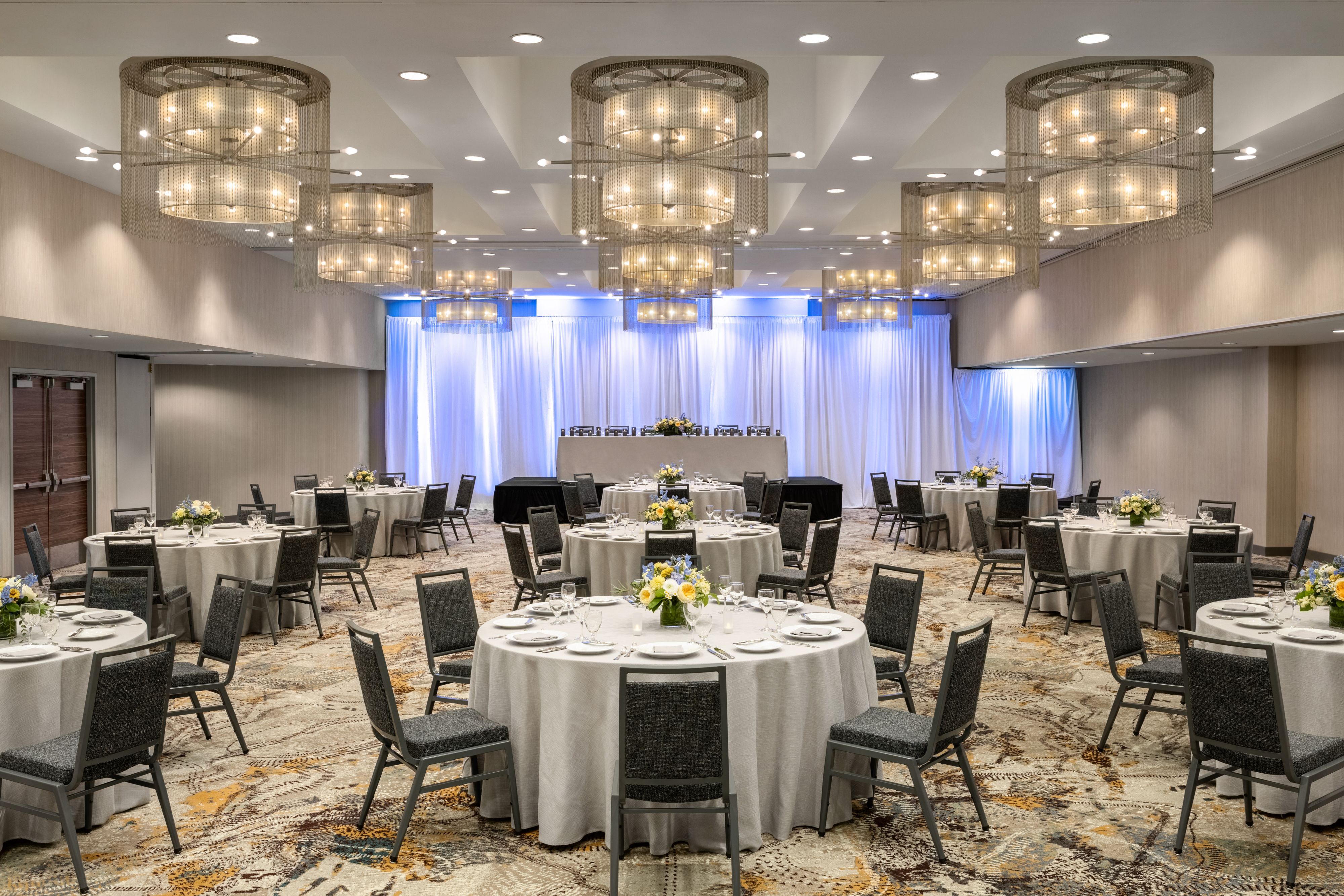 Hotel in Downtown Seattle WA | Crowne Plaza Seattle