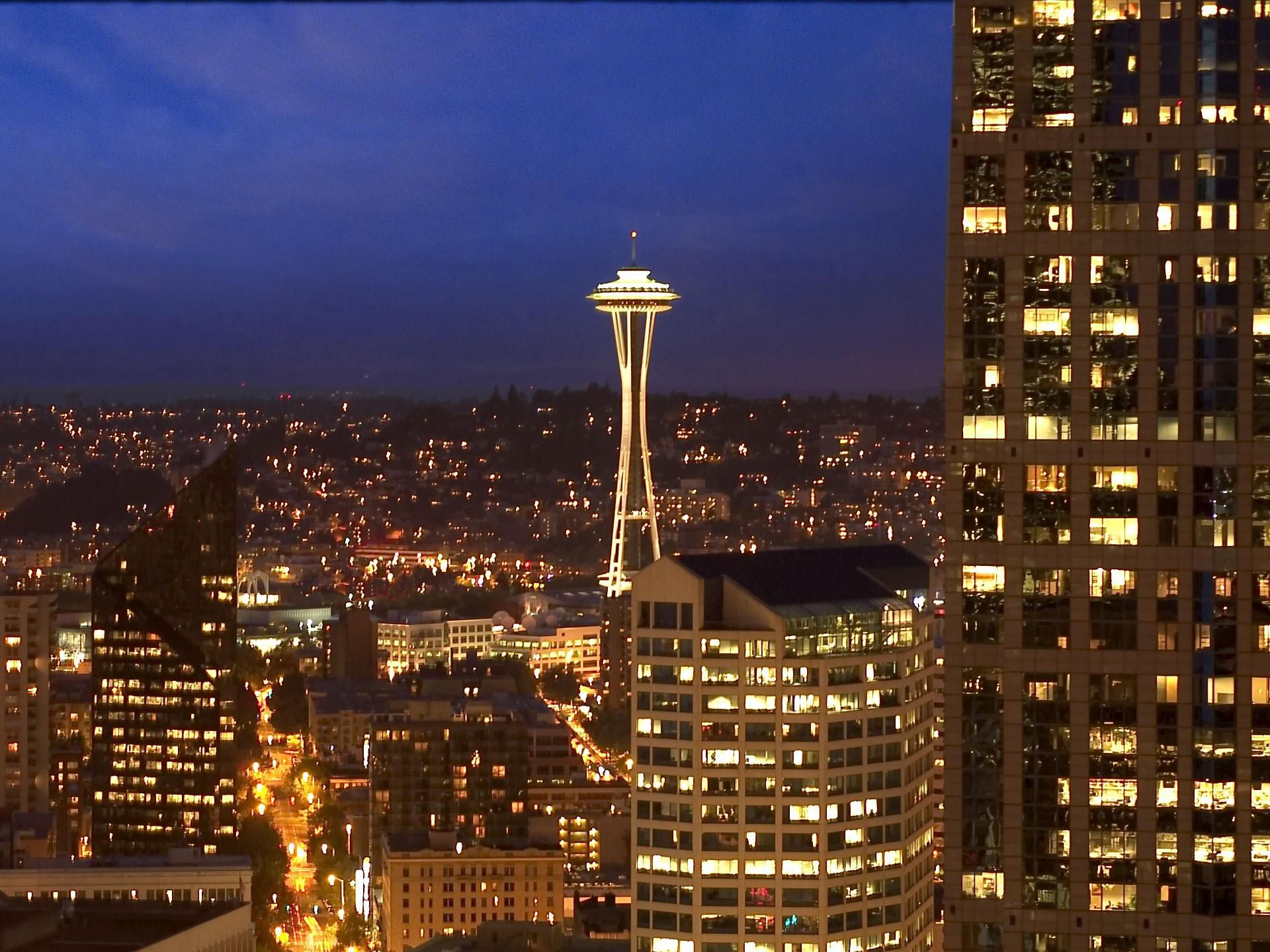 See the Seattle Space Needle in our hotel "view" room on the 34th floor, and enjoy the gorgeous view of what the city has to offer! To visit the Space Needle, take a quick ride, less than 10 minutes away. 
