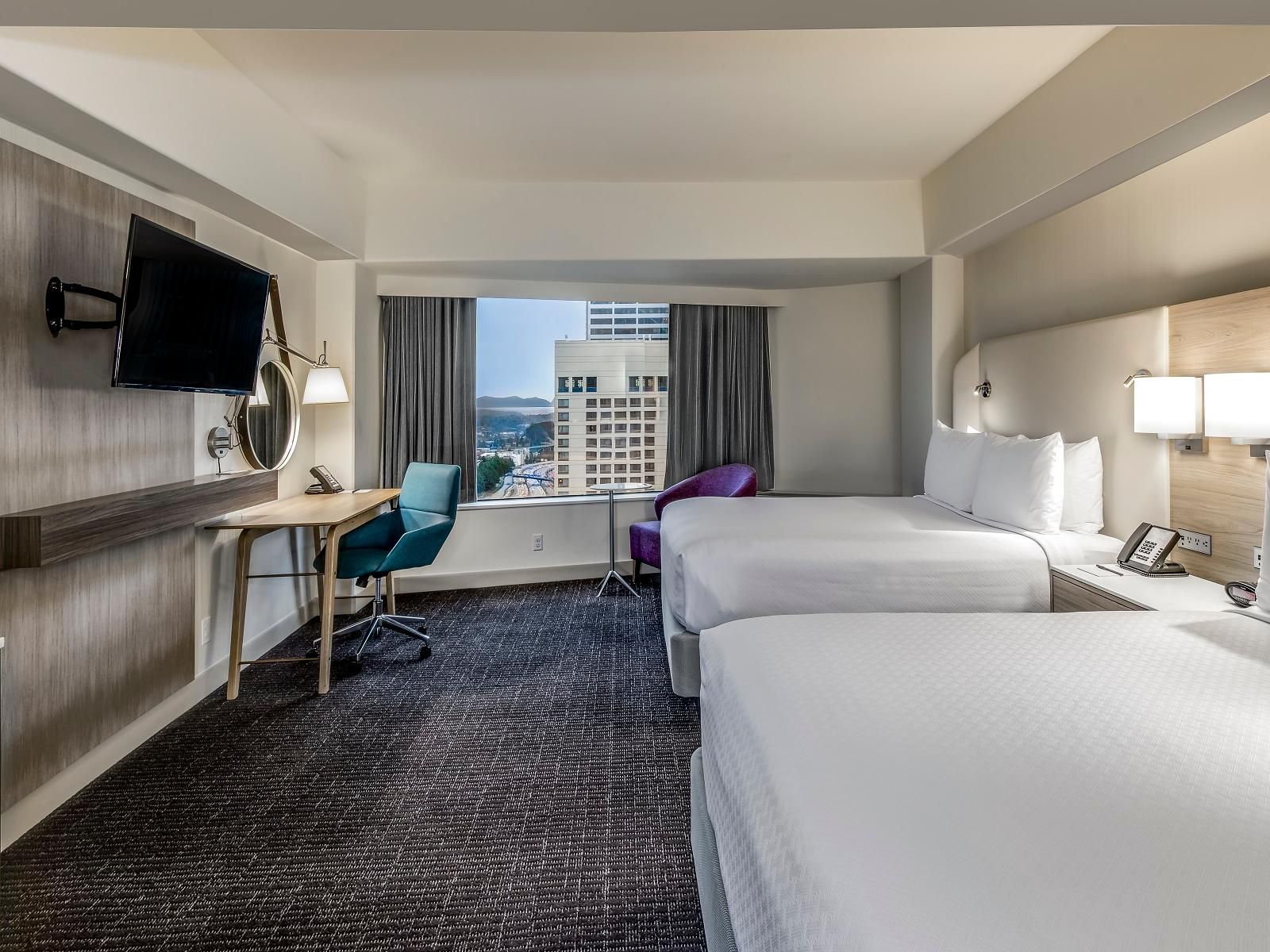 Providing the convenience of being just a 7-minute walk from the Washington State Convention Center. Book and stay with us for your next convention!
