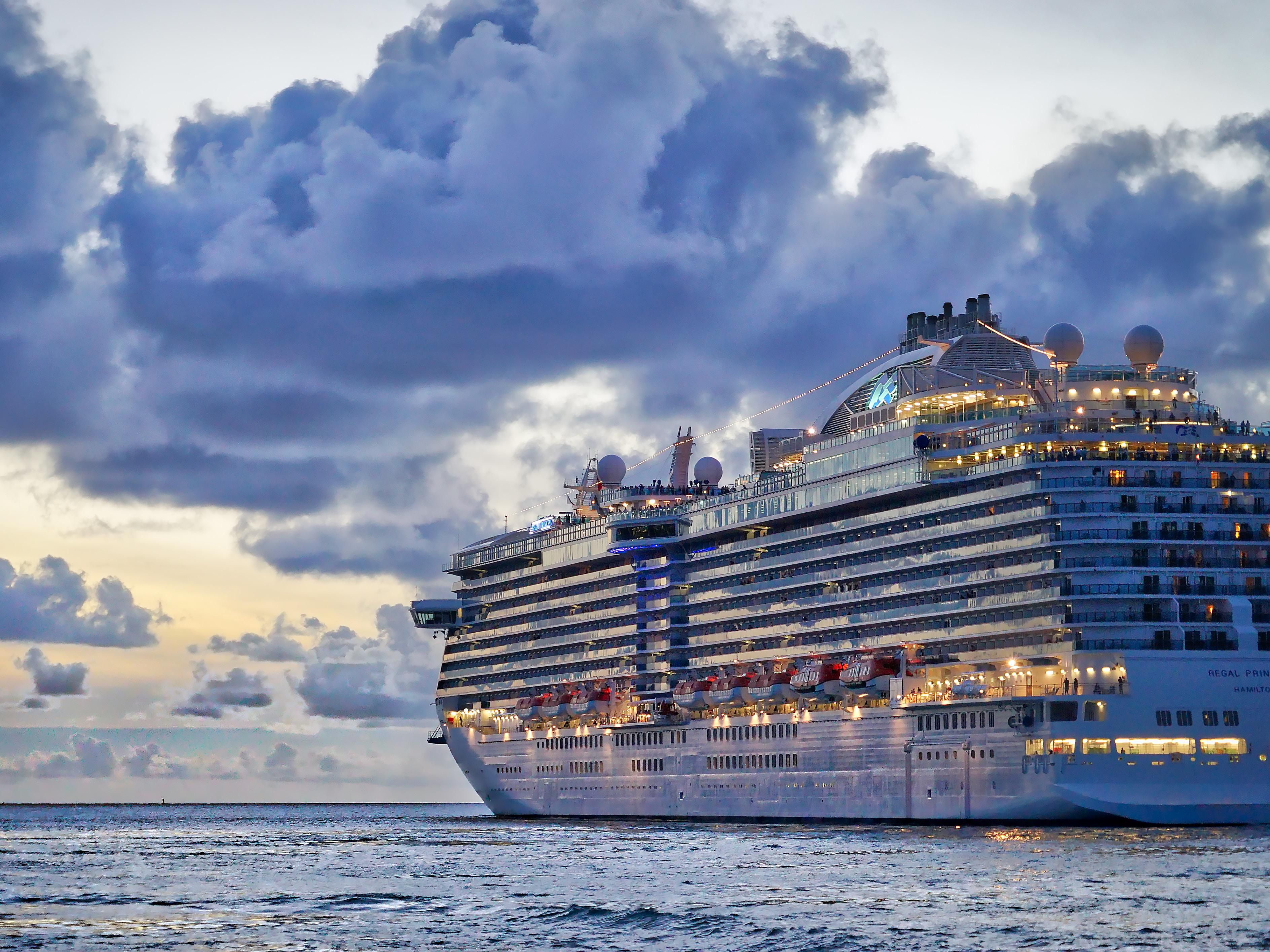 Enhance your cruise experience by choosing the Crowne Plaza Hotel Seattle, conveniently located near the Port of Seattle.