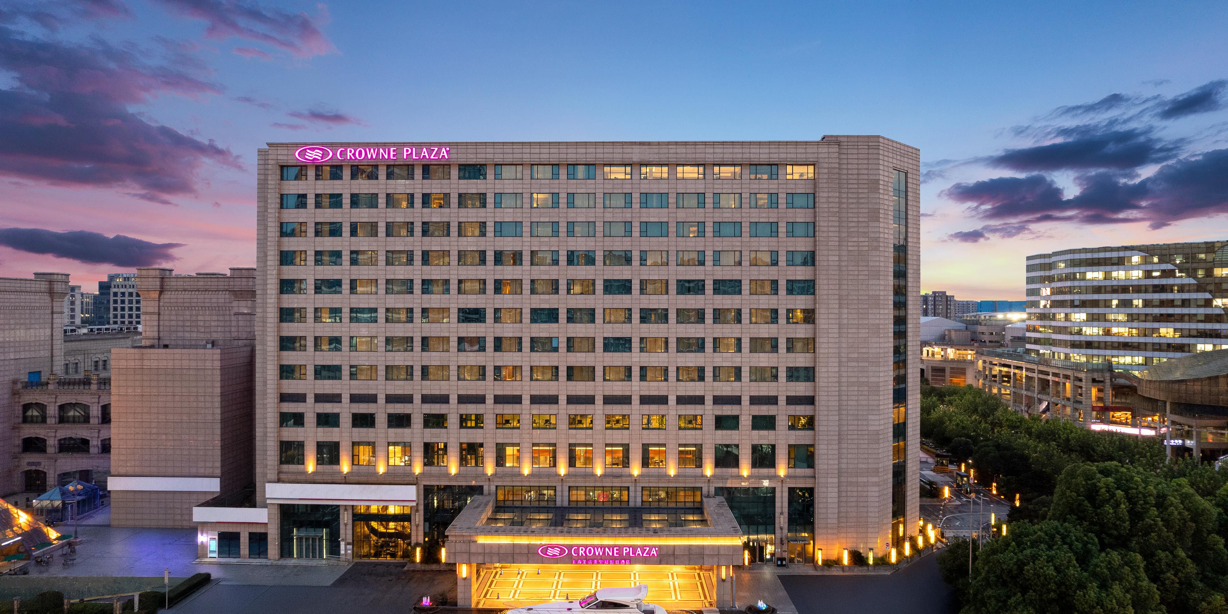 $hotelInfo.mediaDetails.welcomePhotos.primaryPhoto.caption}