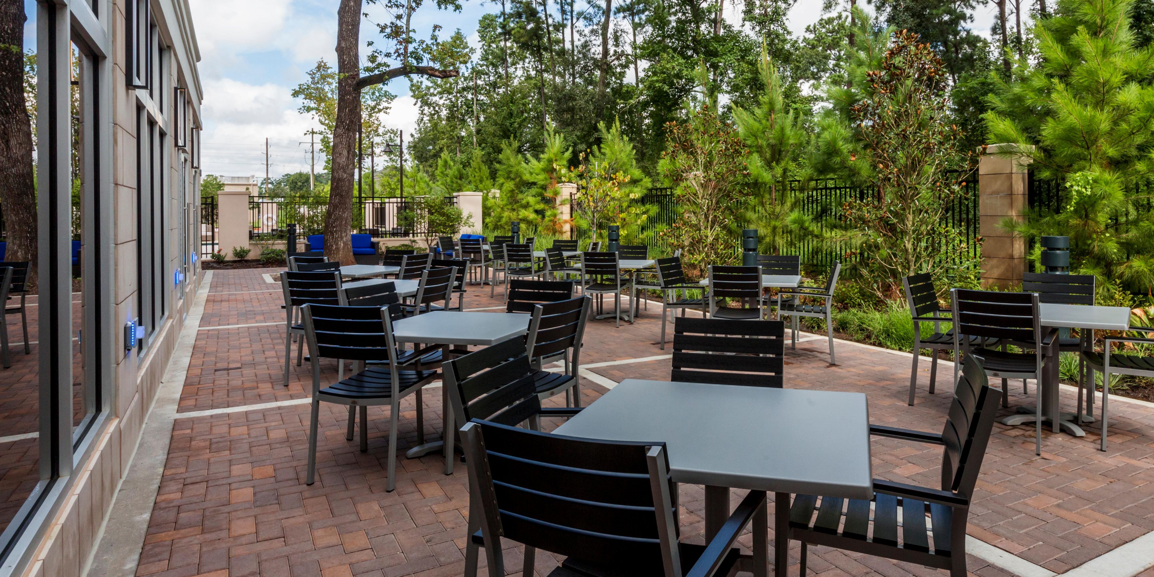 Feel the refreshing ambiance at our outdoor guest dining lounge.