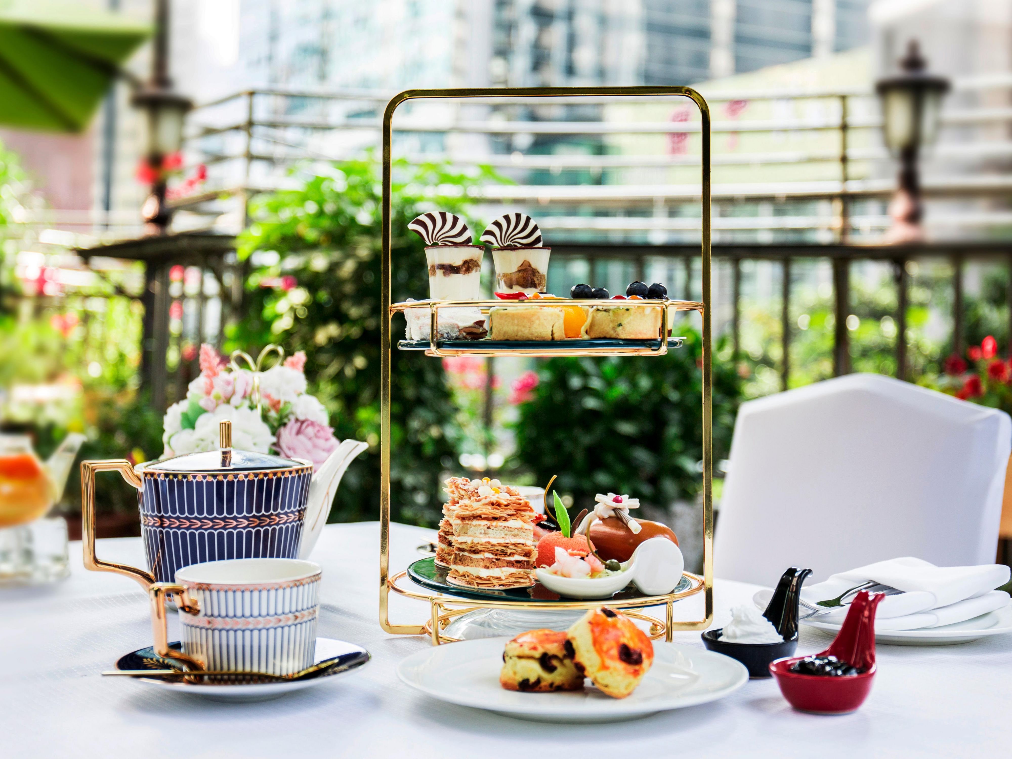 Prego Italian Restaurant outdoor balcony is now offering afternoon tea and special event in the evening. You can enjoy the authentic Italian cuisine in an elegant ambiance.