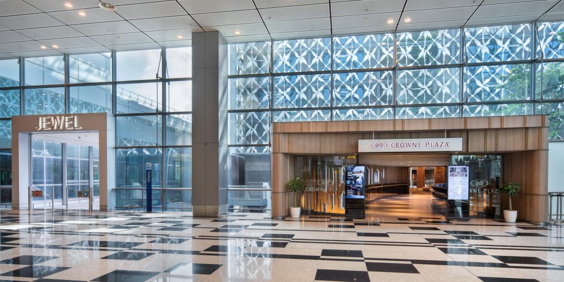 Airport departure Hall, with Crown Plaza entrance on the right-hand side. Entrance to the jewel complex on the left.