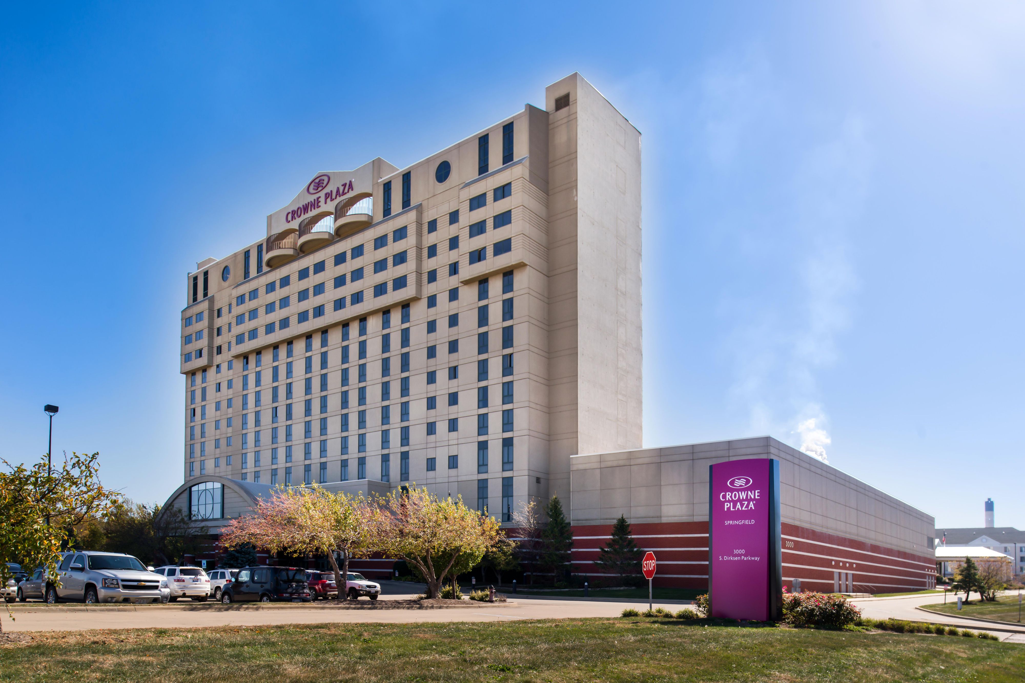 Crowne Plaza is conveniently located off Interstate 55 &amp; 72