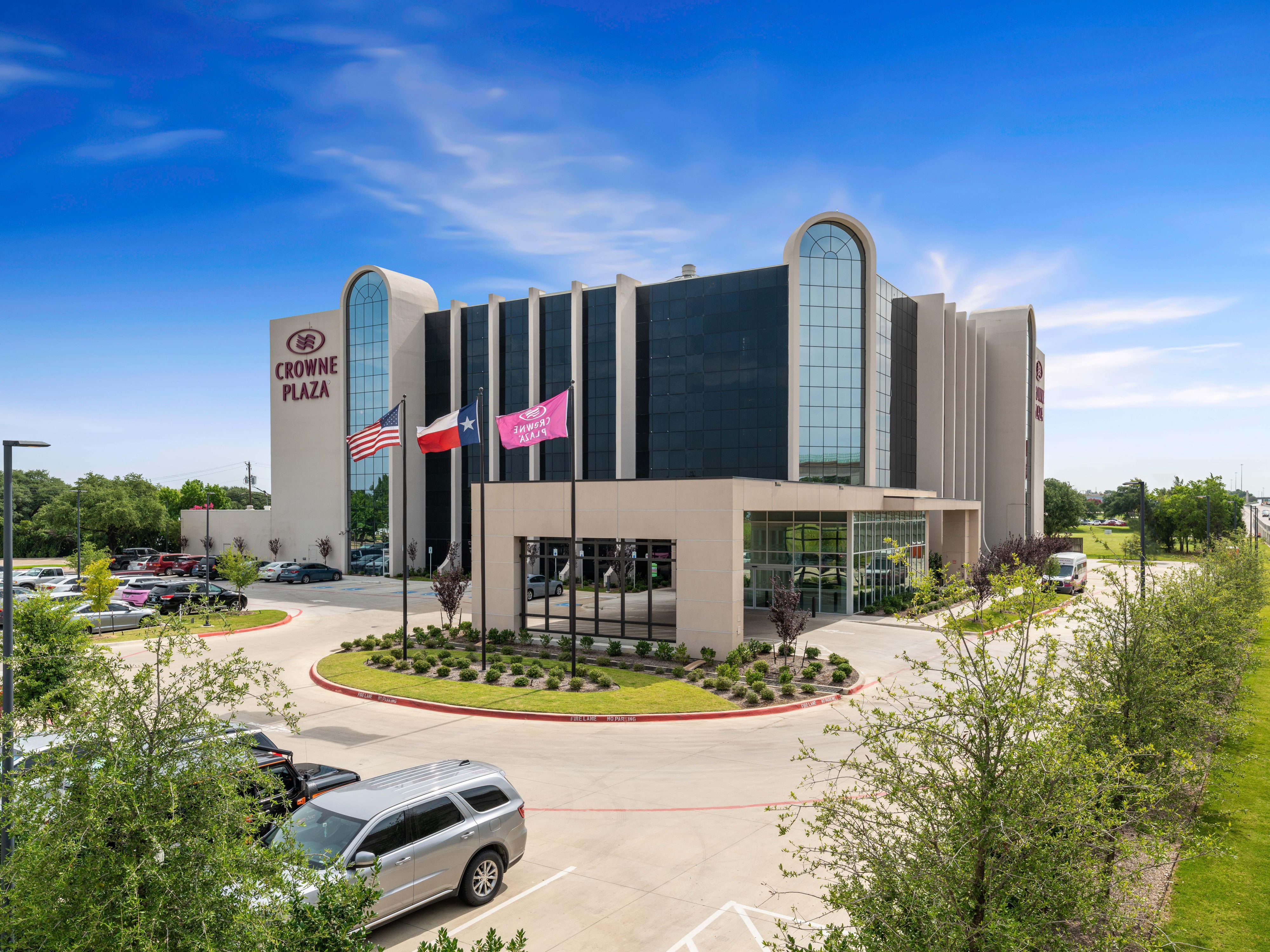 Our hotel is conveniently located less than 15 minutes from Dallas-Fort Worth International Airport and under ten minutes from AT&T Stadium, Choctaw Stadium, Esports Stadium Arlington, and Six Flags Over Texas. Our prime location offers easy access to the best of Arlington, making us the ideal choice for your stay.